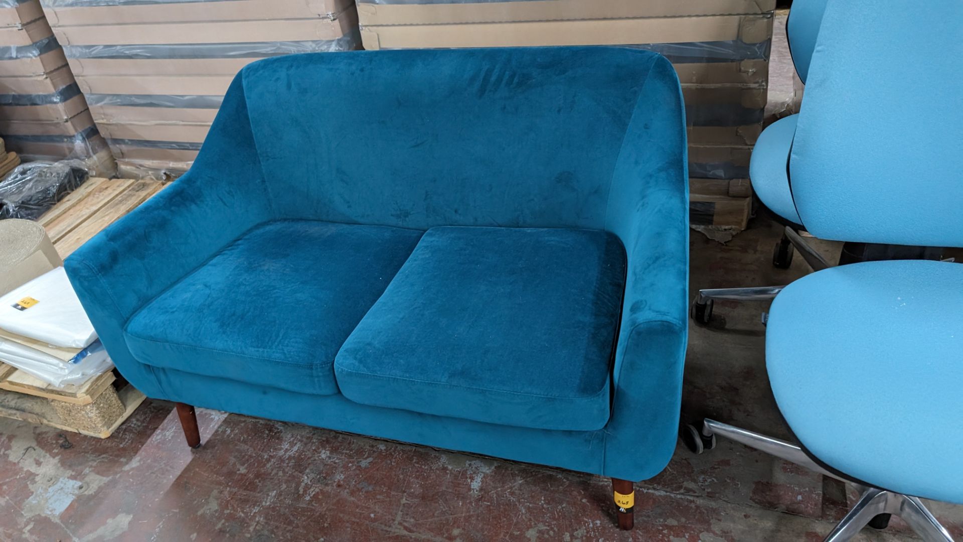 Turquoise velour 2-seat sofa on dark brown wooden legs - Image 2 of 4