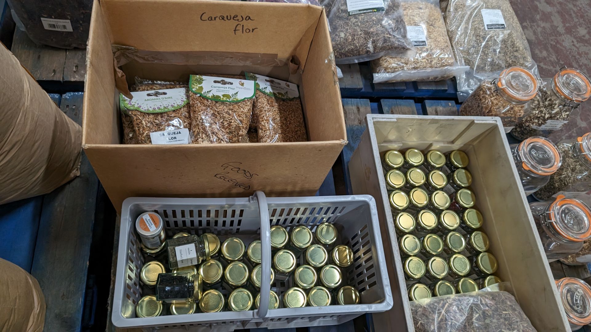 The contents of a pallet of assorted herbs, spices, aromats and more, including all the small glass - Image 7 of 11