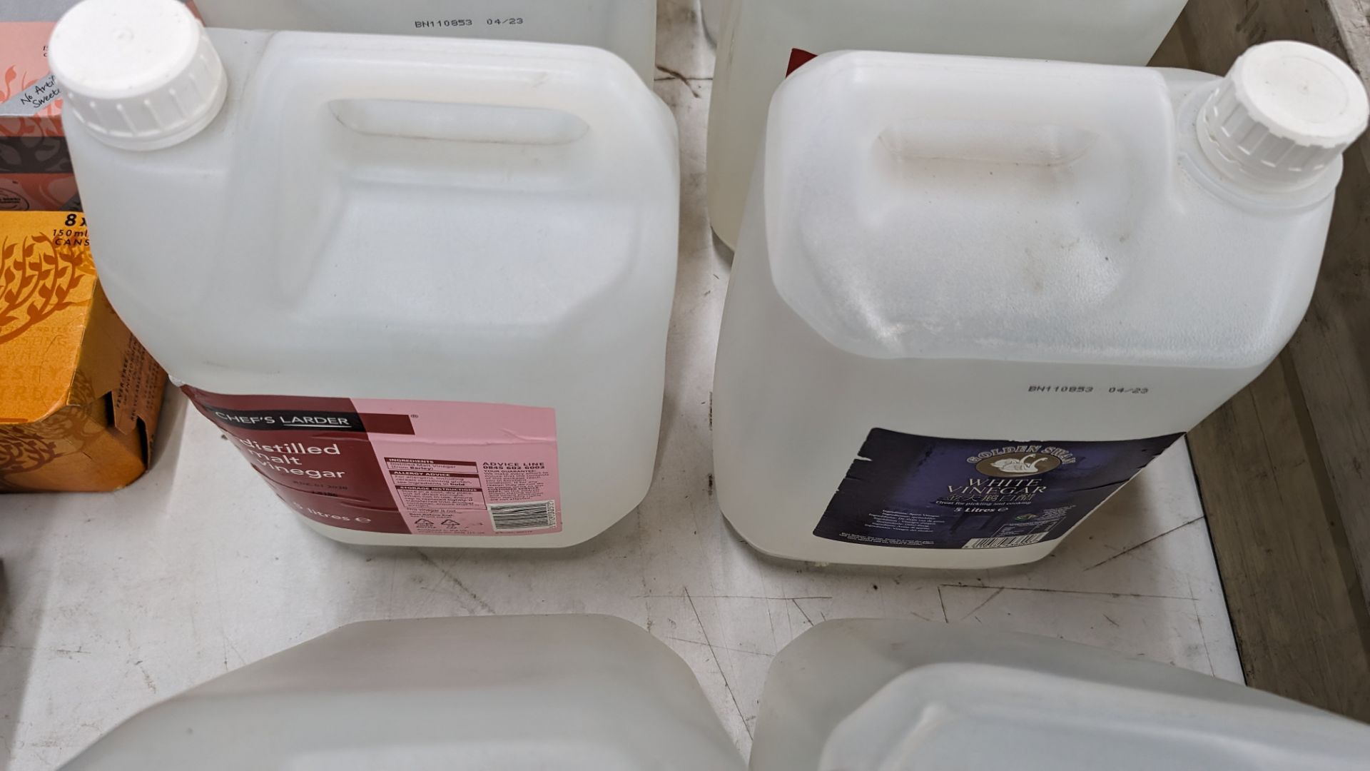 10 off 5L tubs of white and distilled malt vinegar, plus other liquids - Image 4 of 7