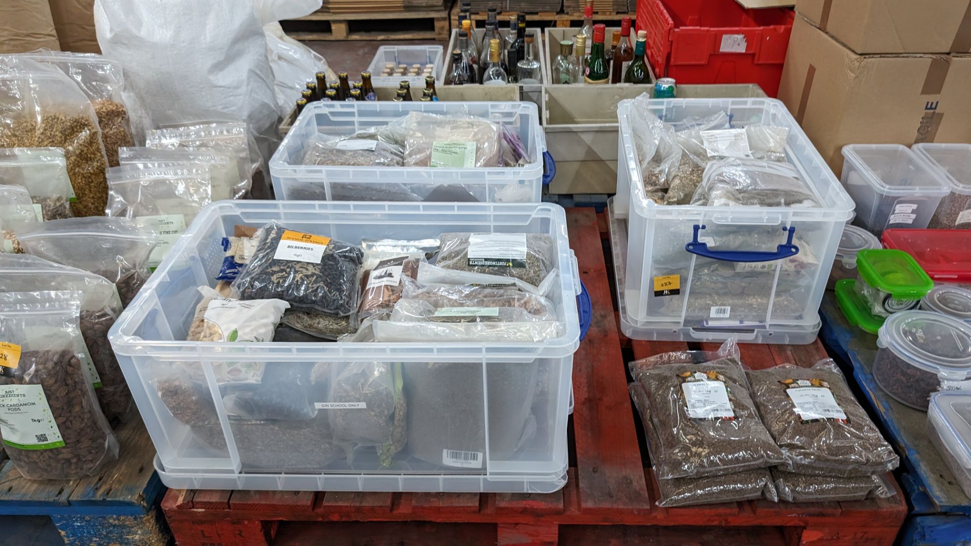 The contents of a pallet of assorted aromats and other dried ingredients, including other herbs and - Image 2 of 11