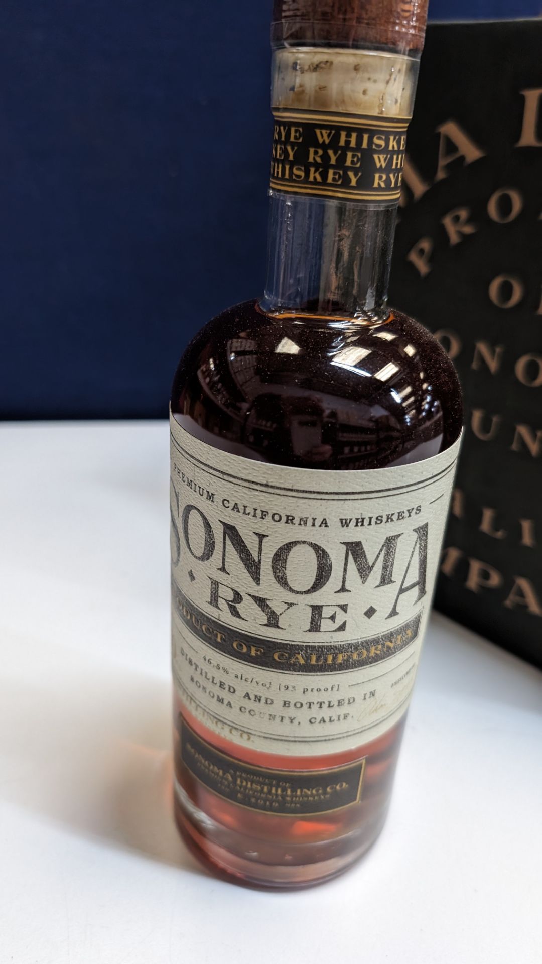 6 off 700ml bottles of Sonoma Rye Whiskey. In Sonoma branded box which includes bottling details on - Bild 3 aus 8