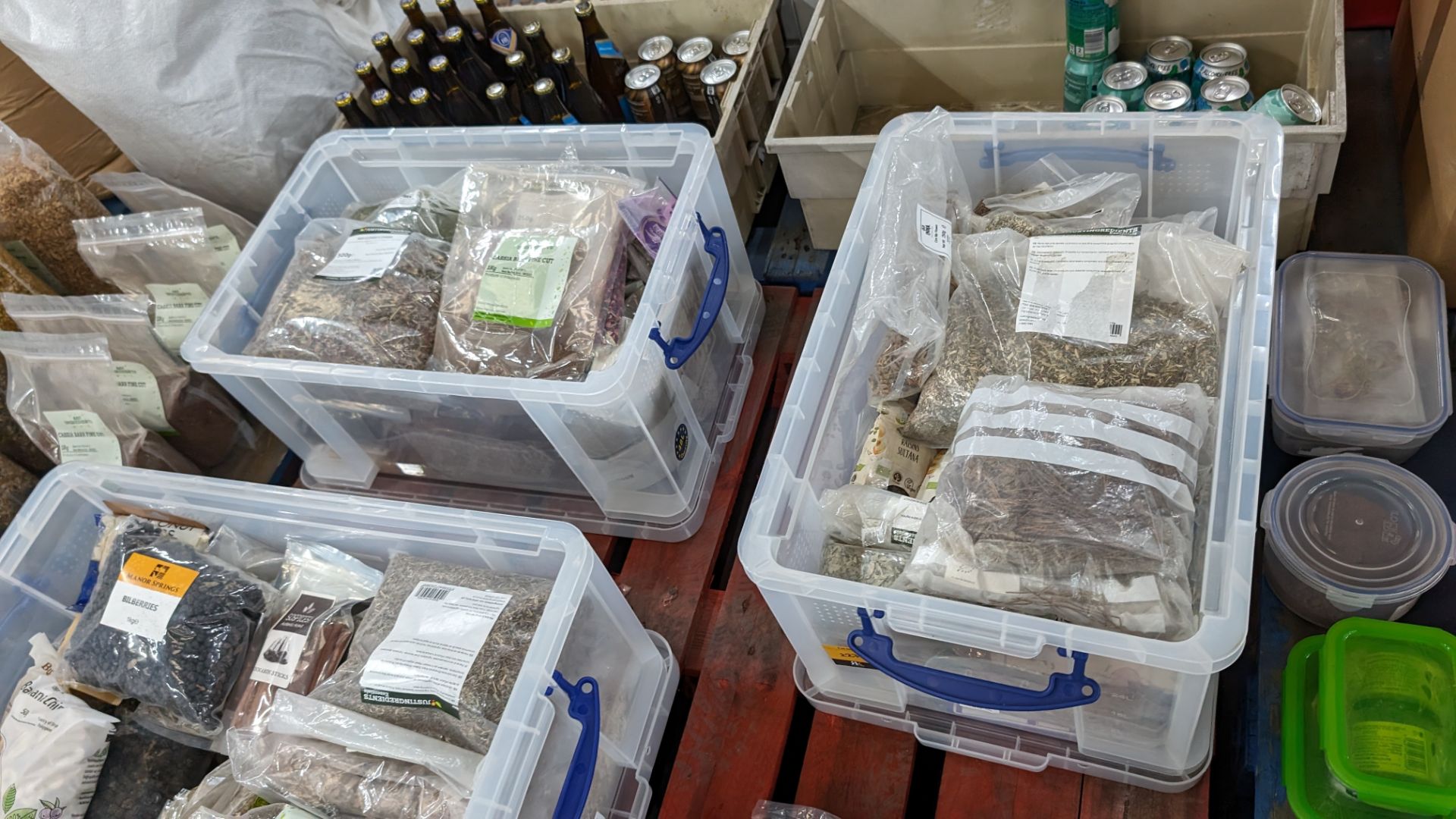 The contents of a pallet of assorted aromats and other dried ingredients, including other herbs and - Image 10 of 11