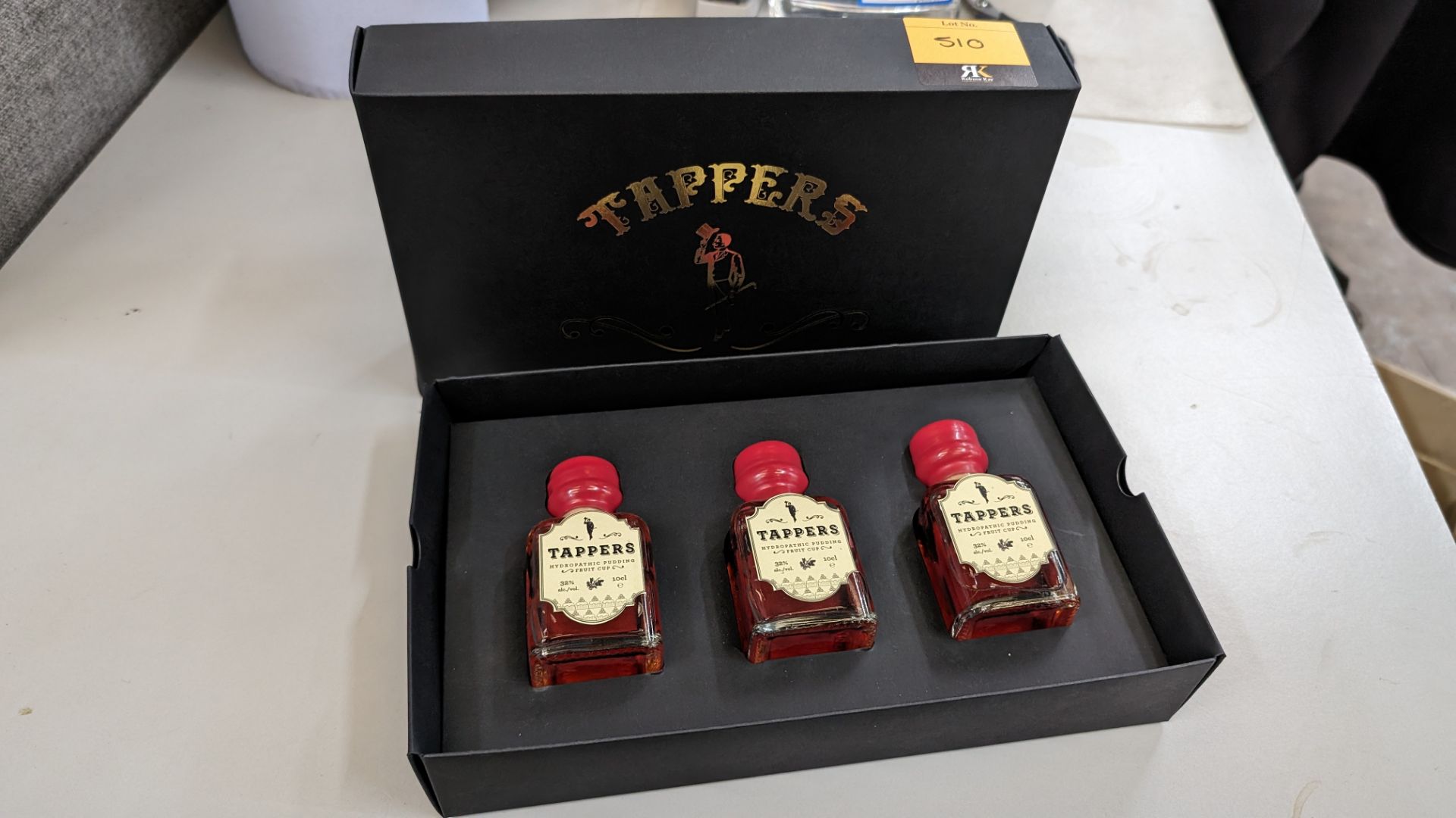 3 off 100ml bottles of Tappers Hydropathic Pudding Fruit Cup, 32% ABV, including a Tappers branded p - Bild 2 aus 5