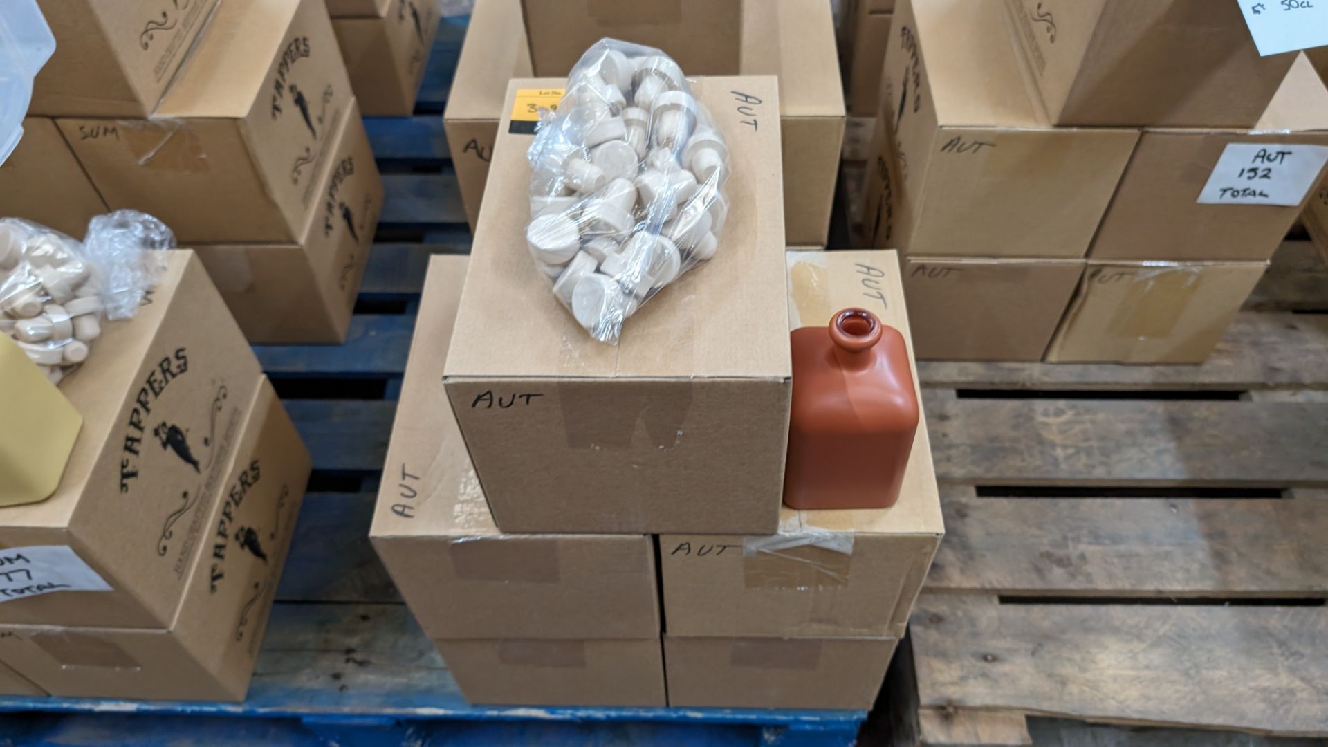 30 off 50cl/500ml professionally painted terracotta brown glass bottles, each including a stopper.