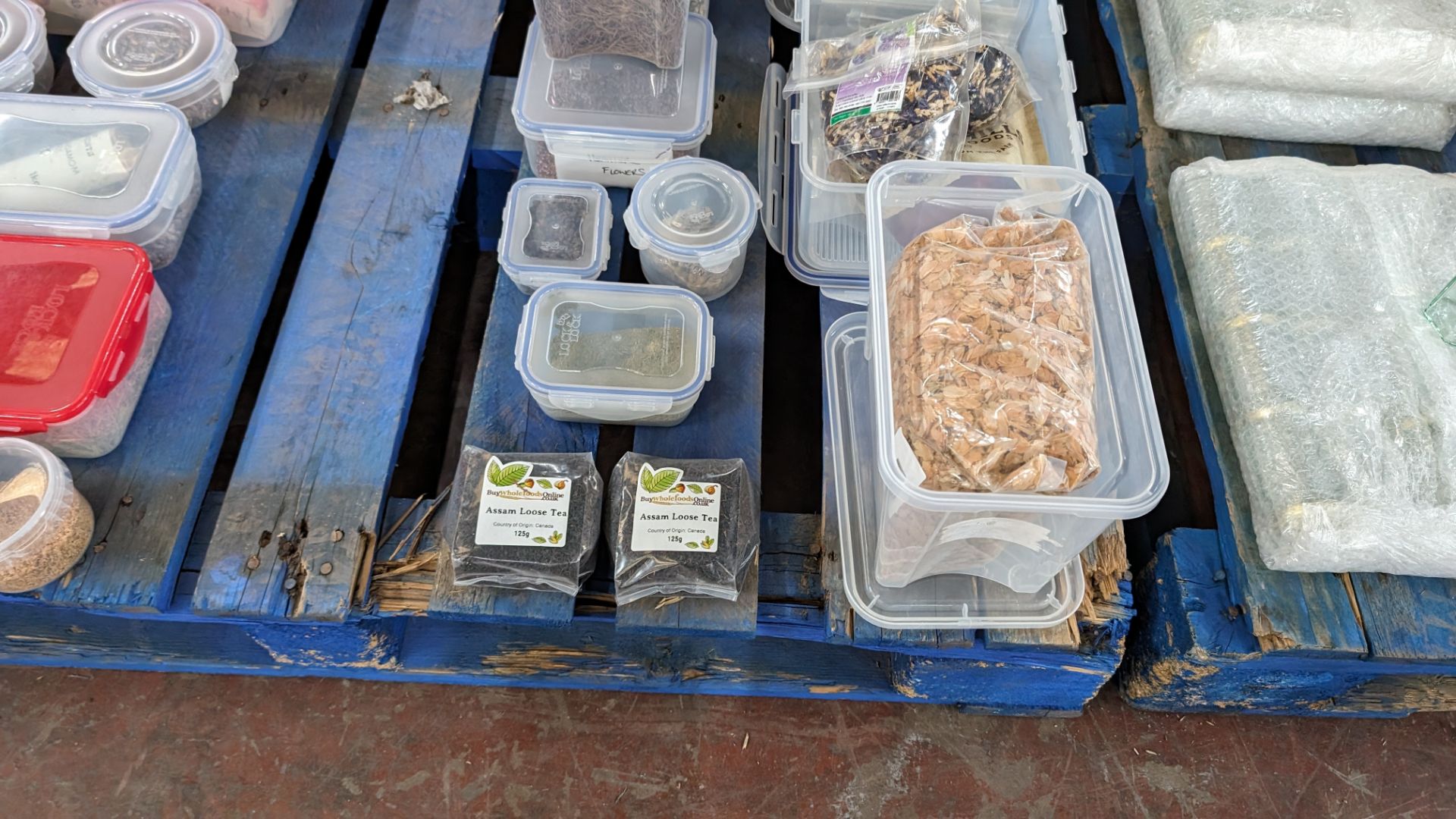 The contents of a pallet of assorted aromats and other dried ingredients, including the tubs/crates - Image 3 of 9