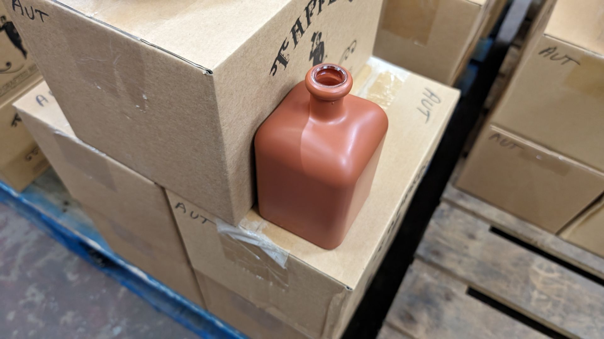 30 off 50cl/500ml professionally painted terracotta brown glass bottles, each including a stopper. - Image 4 of 4