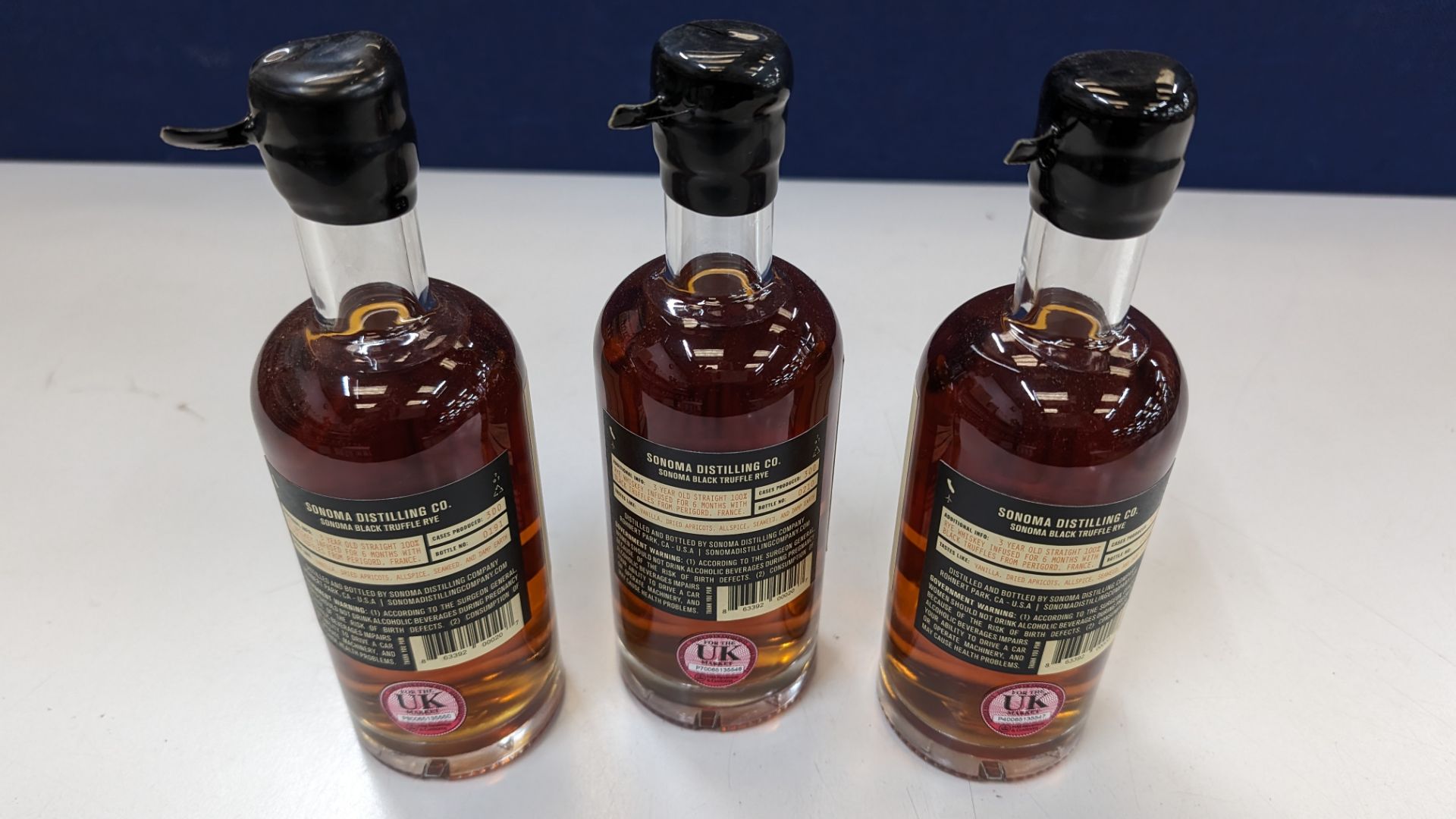 3 off 375ml bottles of Sonoma Black Truffle Rye Whiskey. 50% alc/vol (100 proof). Straight rye whi - Bild 3 aus 8