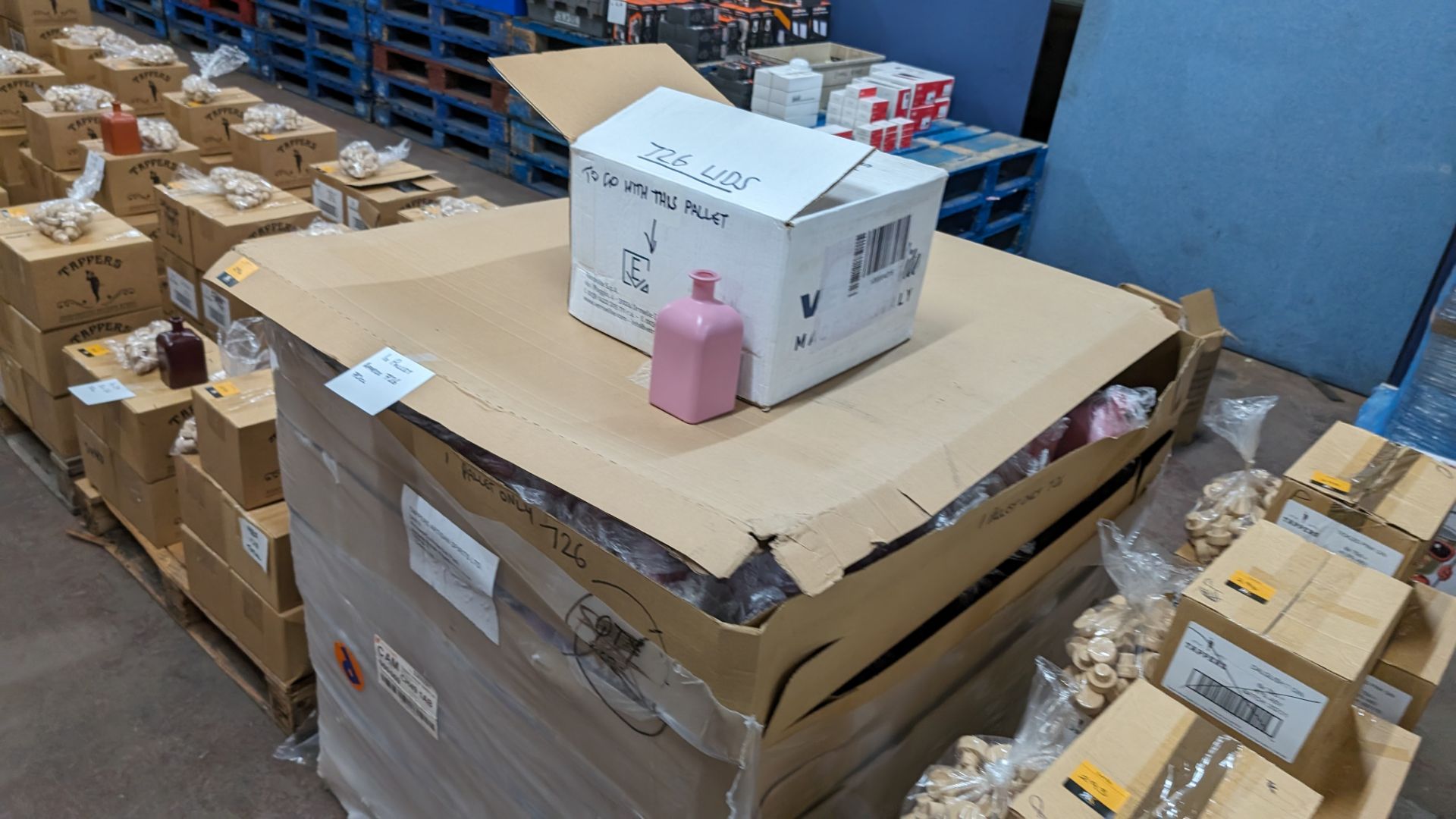 The contents of a pallet of professionally painted pink glass bottles, each bottles being 70c/700ml - Image 4 of 9