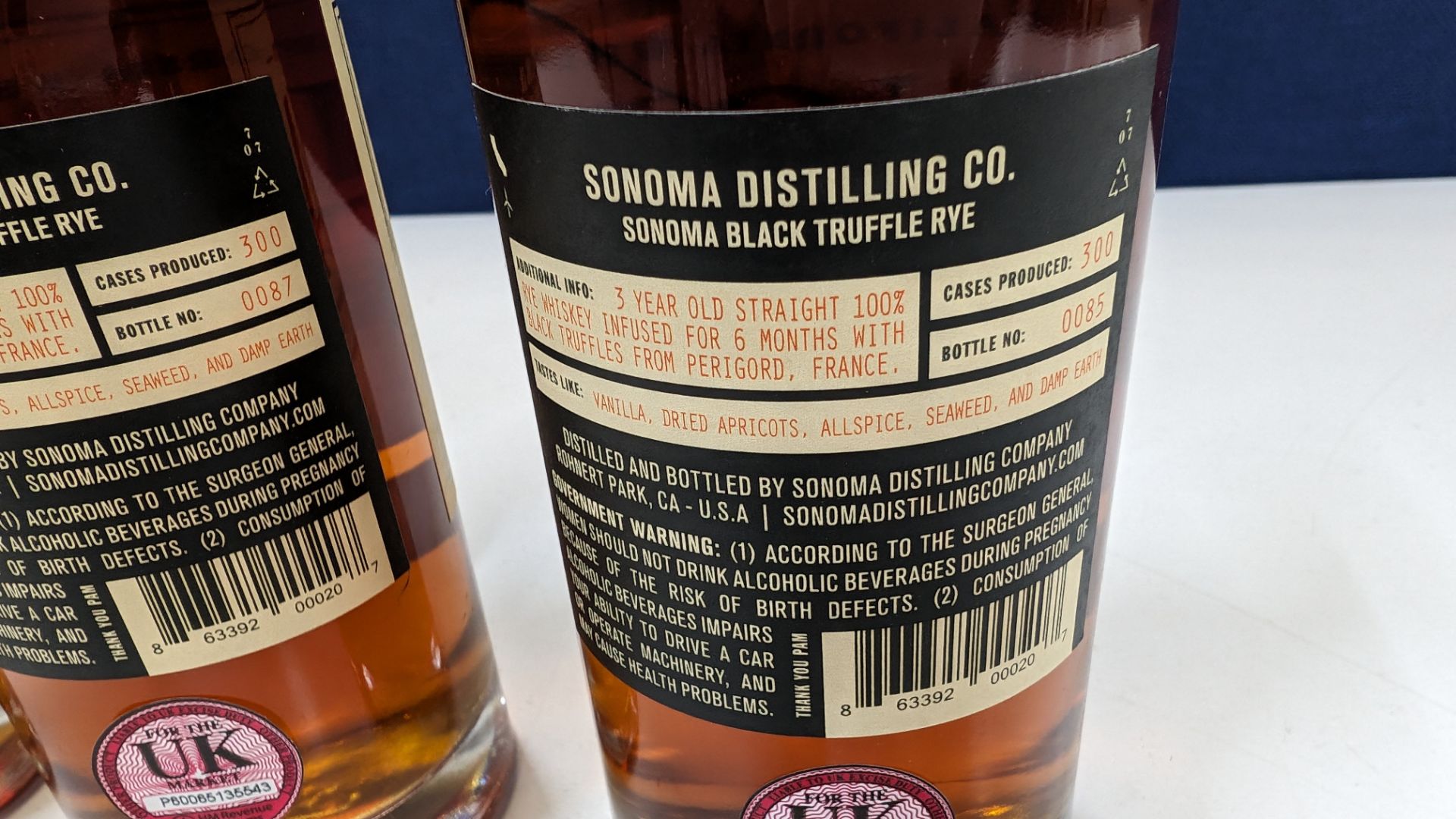 3 off 375ml bottles of Sonoma Black Truffle Rye Whiskey. 50% alc/vol (100 proof). Straight rye whi - Bild 7 aus 8