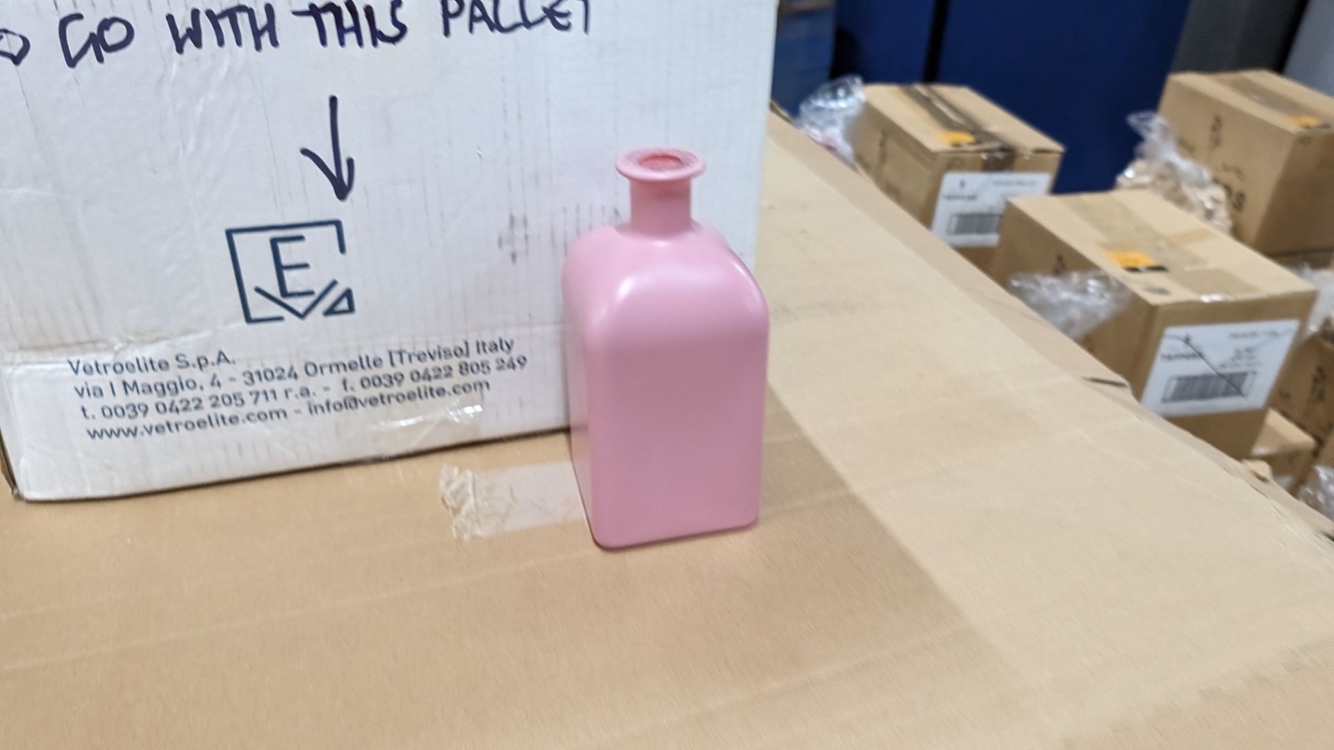 The contents of a pallet of professionally painted pink glass bottles, each bottles being 70c/700ml - Image 5 of 9