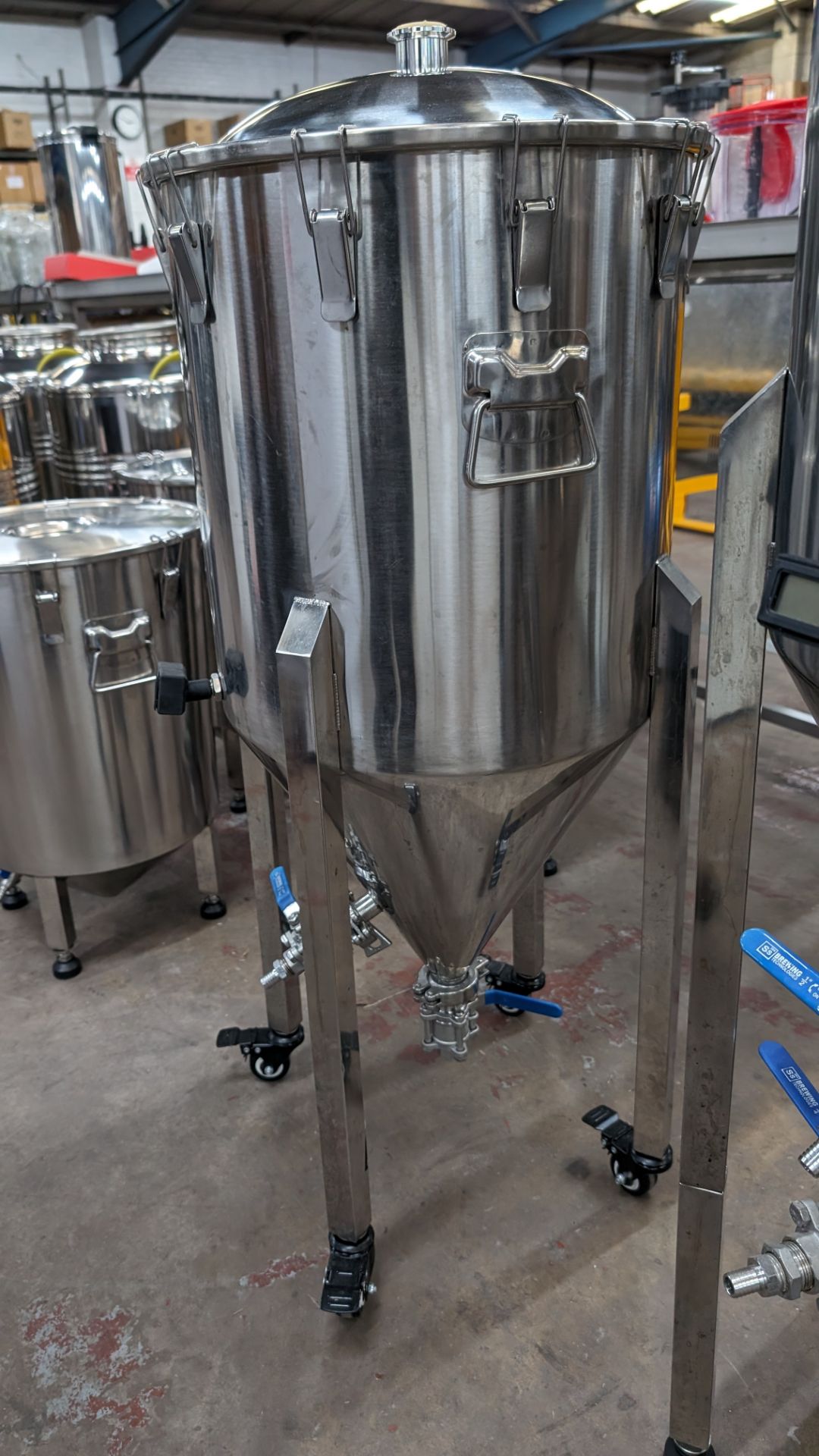 SS Brewtech (Brewing Technologies) stainless steel mobile conical fermenter with digital display. U - Image 5 of 8
