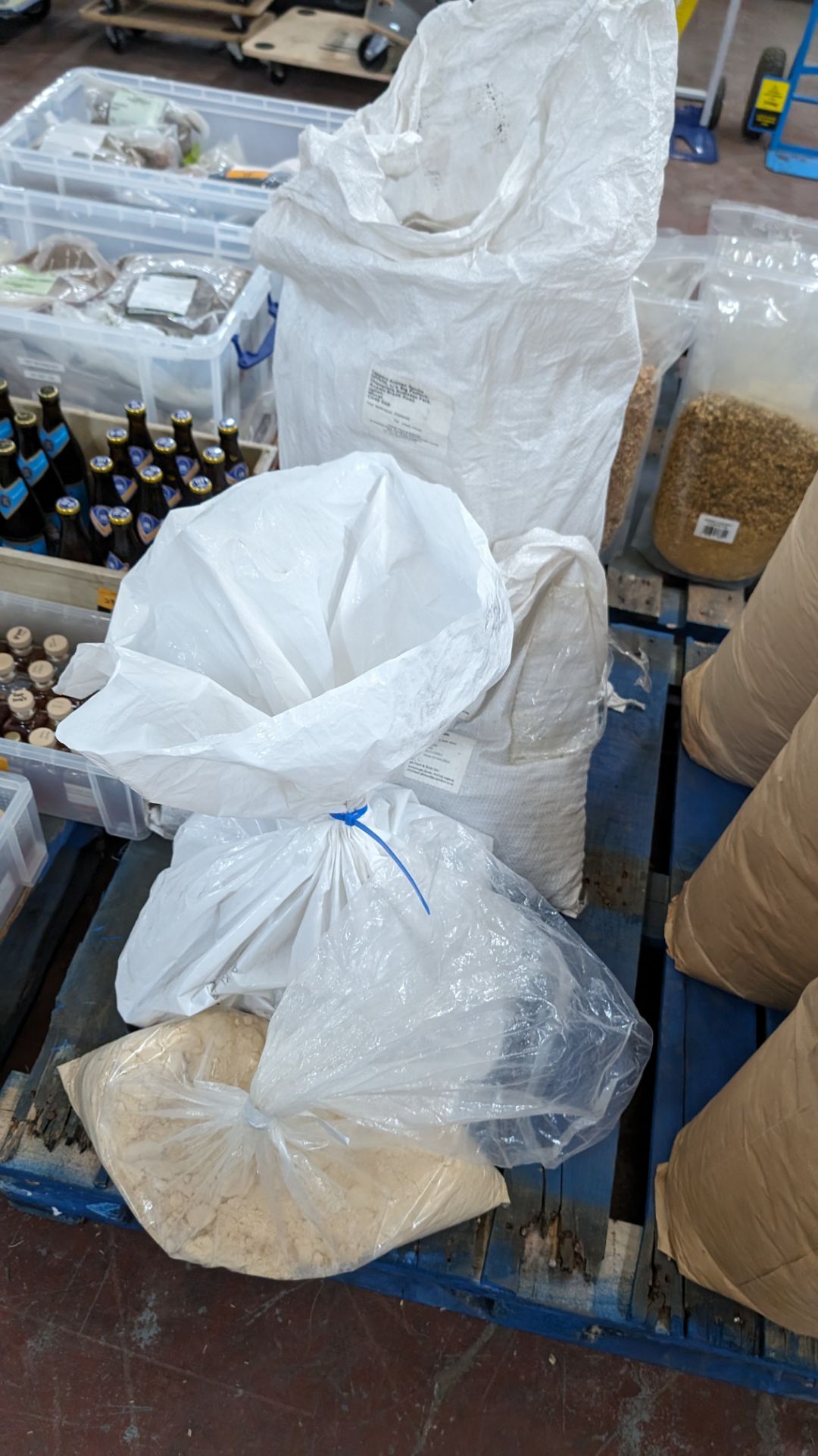 The contents of a pallet of large sacks of coriander seeds. NB: At least 2 of the sacks are best - Image 4 of 9