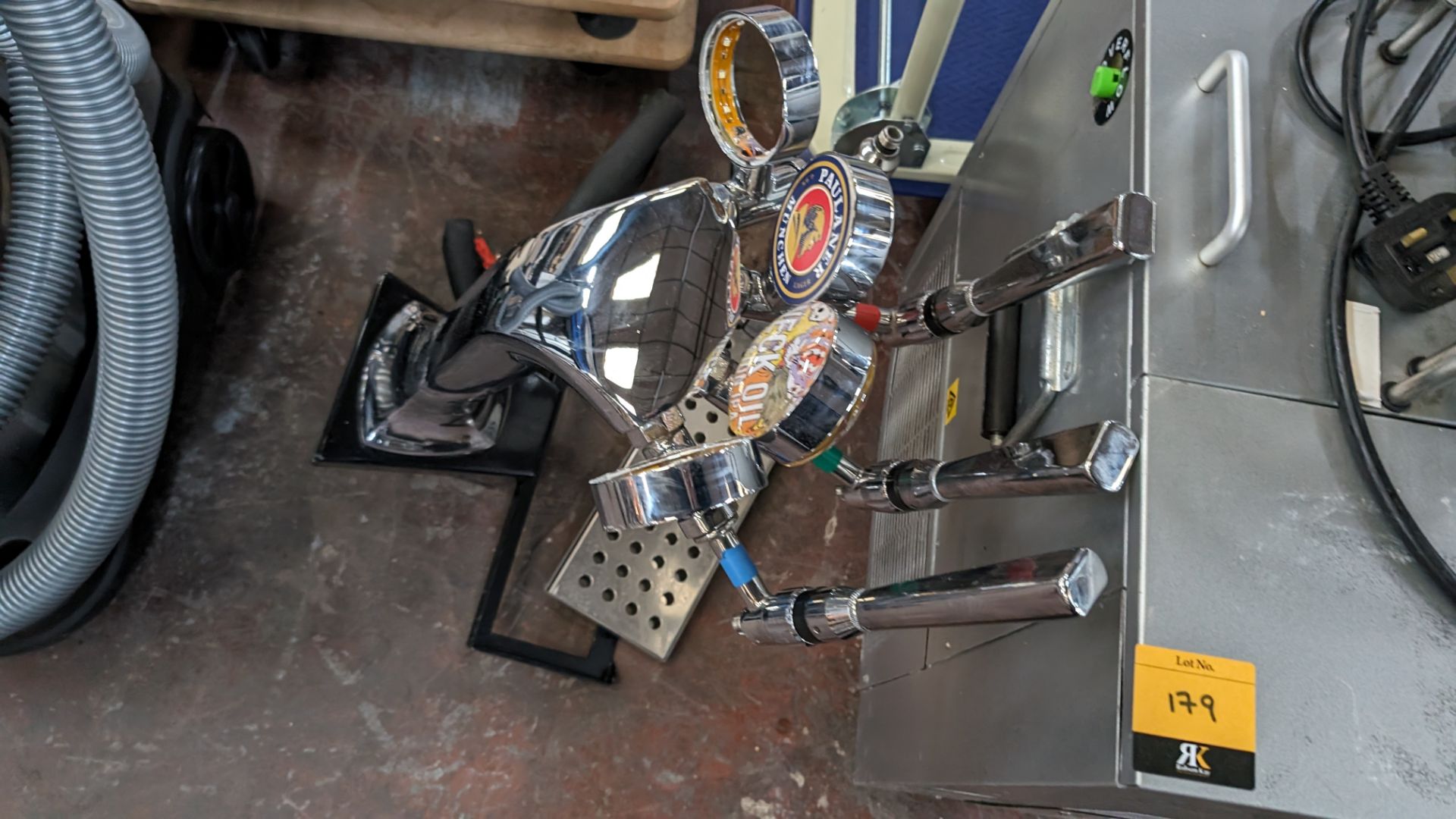 Beer dispensing system comprising Vision V15 remote cooler plus 4-head dispensing tap - Image 6 of 13