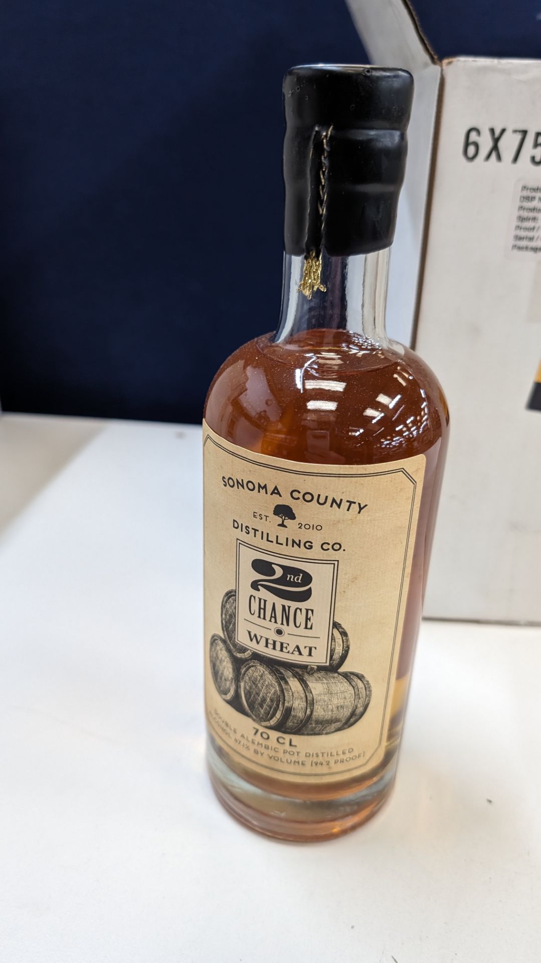 6 off 700ml bottles of Sonoma County 2nd Chance Wheat Double Alembic Pot Distilled Whiskey. In white - Bild 4 aus 9