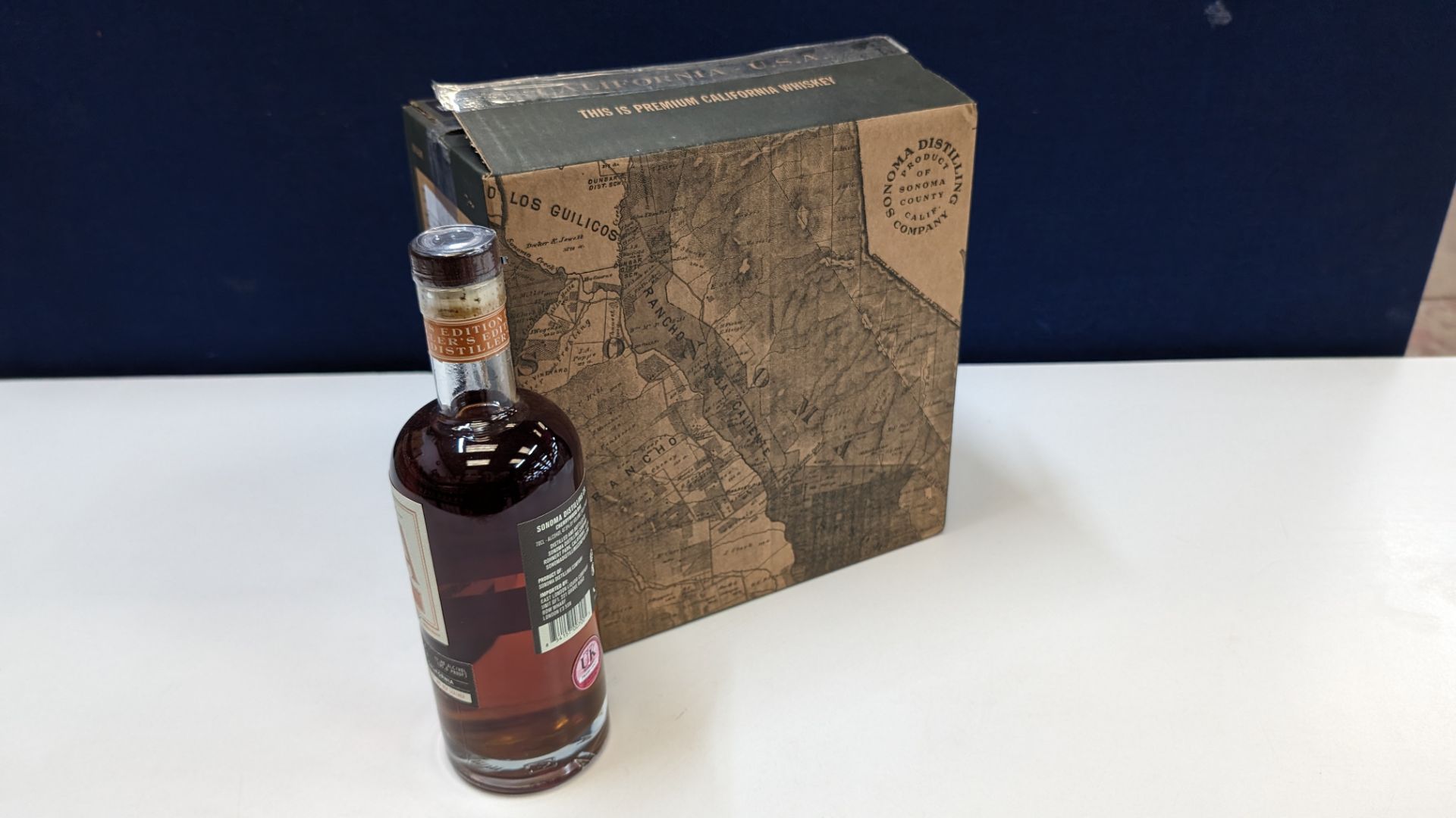 6 off 700ml bottles of Sonoma Cherrywood Rye Whiskey. In Sonoma branded box which includes bottling - Bild 5 aus 6