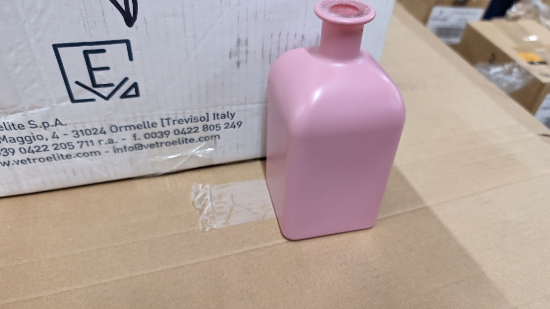 The contents of a pallet of professionally painted pink glass bottles, each bottles being 70c/700ml - Image 6 of 9