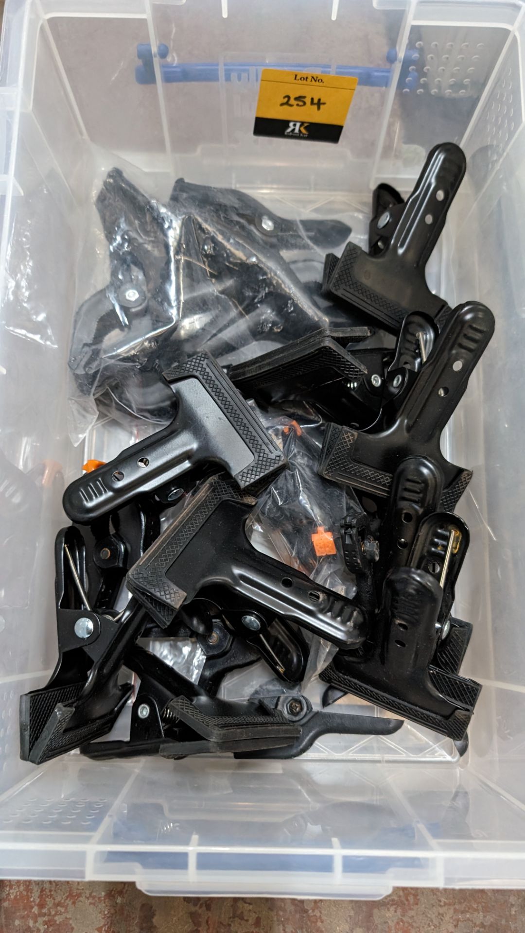 The contents of a crate of clips - Image 3 of 3