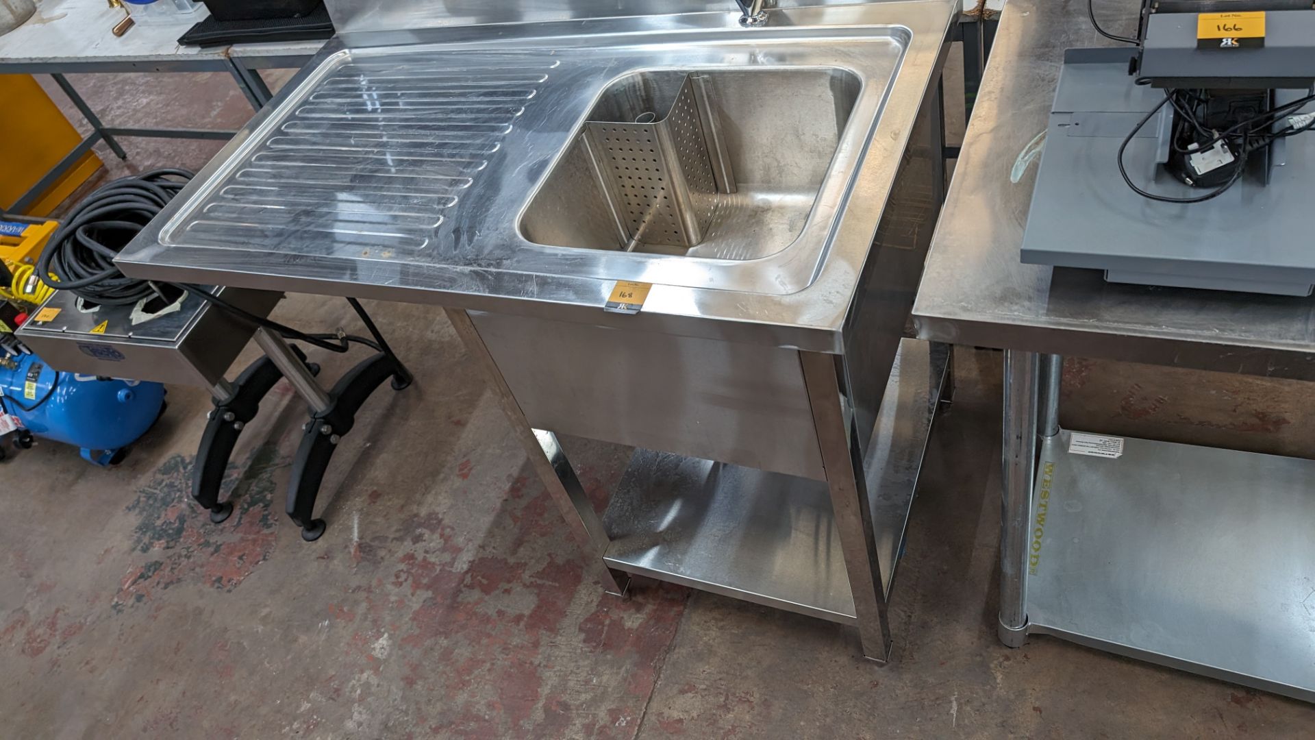 Stainless steel floor standing basin with drainer to the side plus mixer tap - Bild 3 aus 5