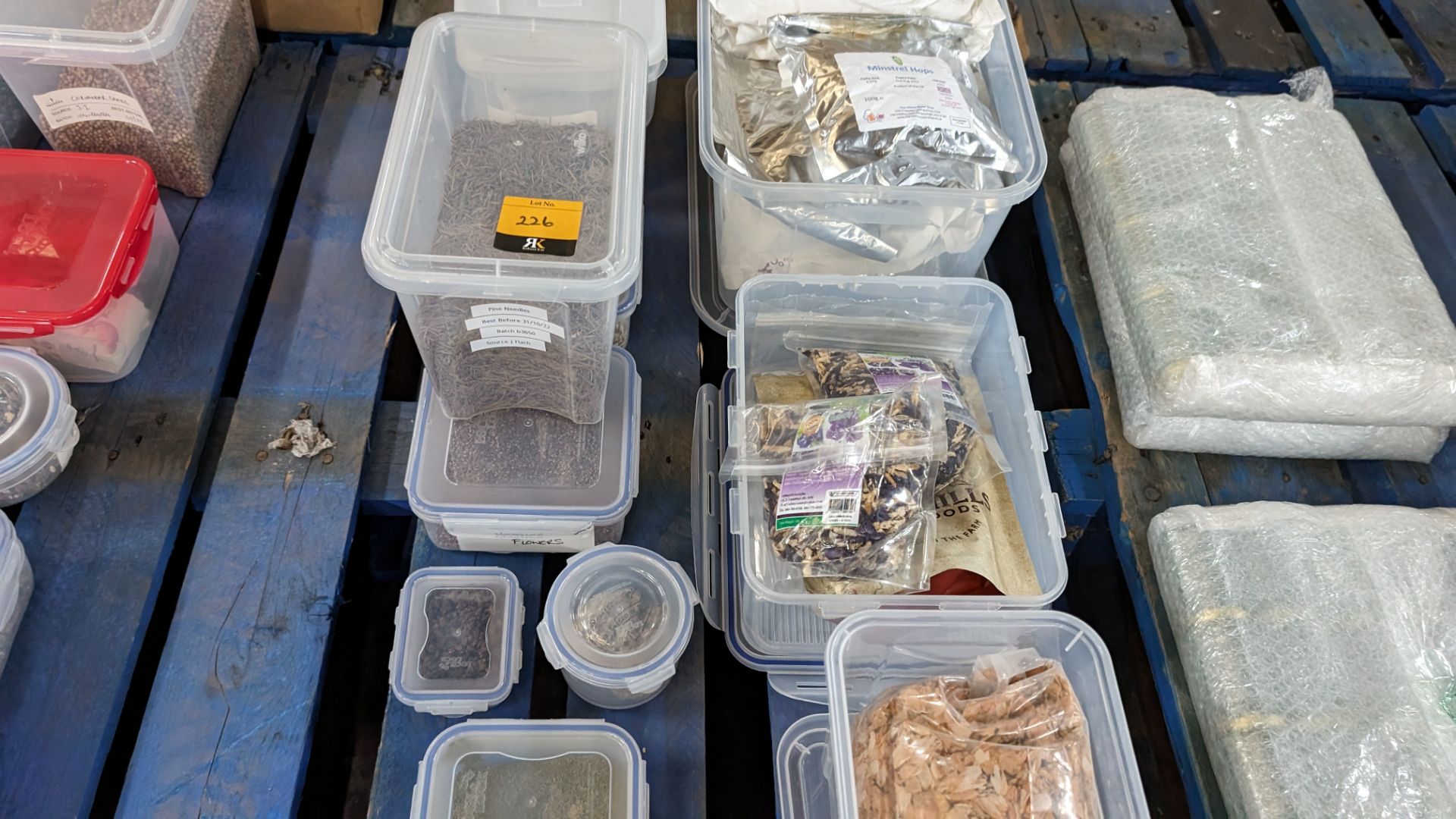 The contents of a pallet of assorted aromats and other dried ingredients, including the tubs/crates - Image 4 of 9