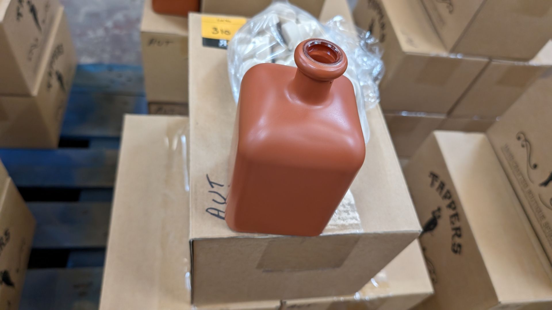 30 off 50cl/500ml professionally painted terracotta brown glass bottles, each including a stopper. - Image 4 of 4