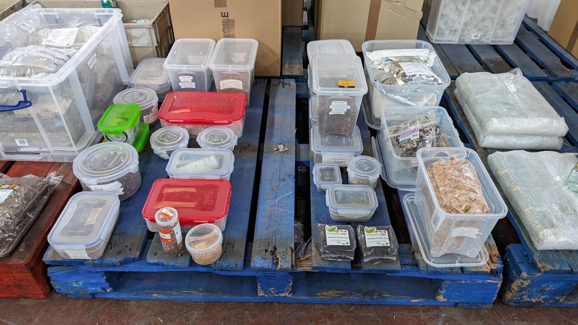 The contents of a pallet of assorted aromats and other dried ingredients, including the tubs/crates - Image 2 of 9