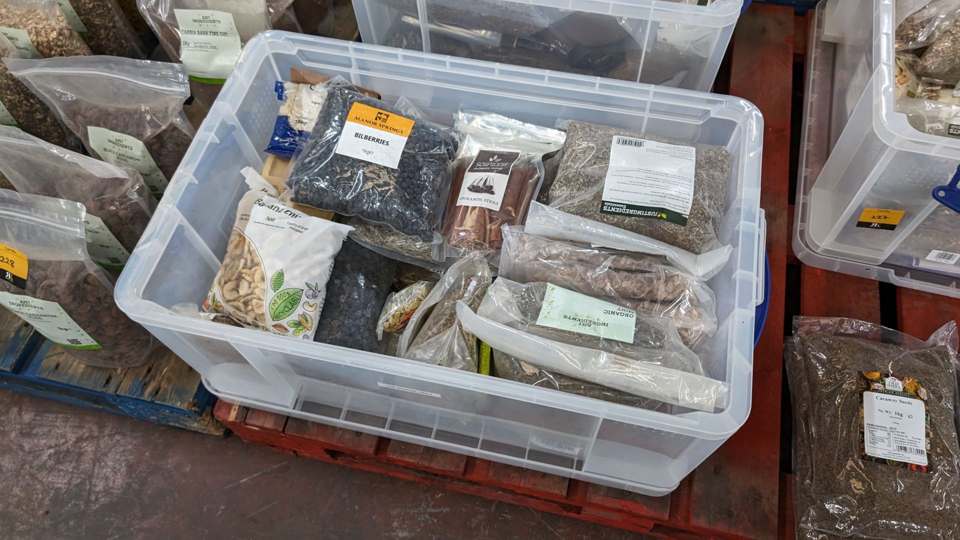 The contents of a pallet of assorted aromats and other dried ingredients, including other herbs and - Image 6 of 11