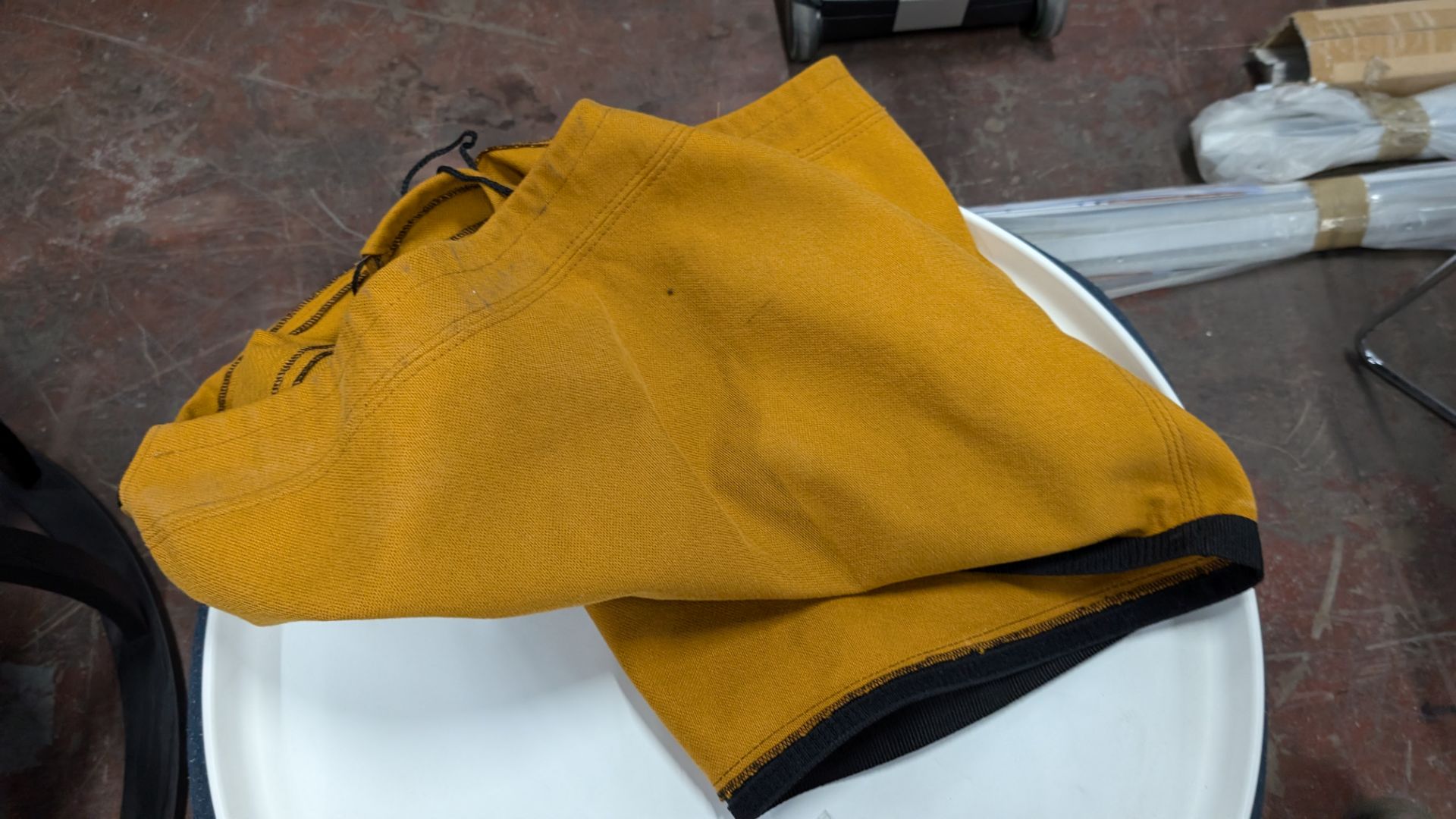 B&B Italia Lady/ Fat Storage Table with removable Chalk White Painted Top. This lot includes the Blu - Image 5 of 8