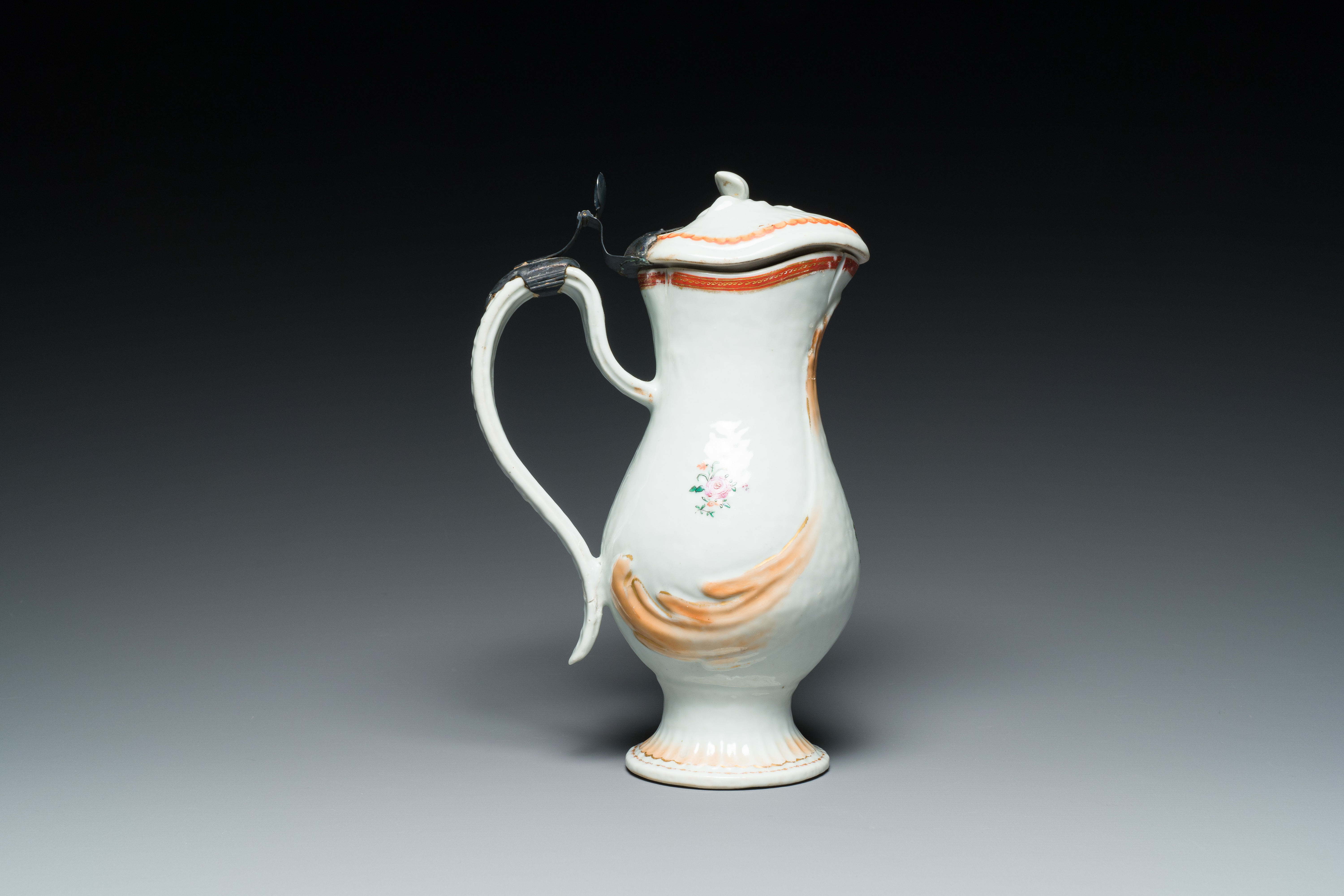 A rare Chinese export porcelain ewer and basin with crowned monogram 'RLI', Qianlong - Image 6 of 10