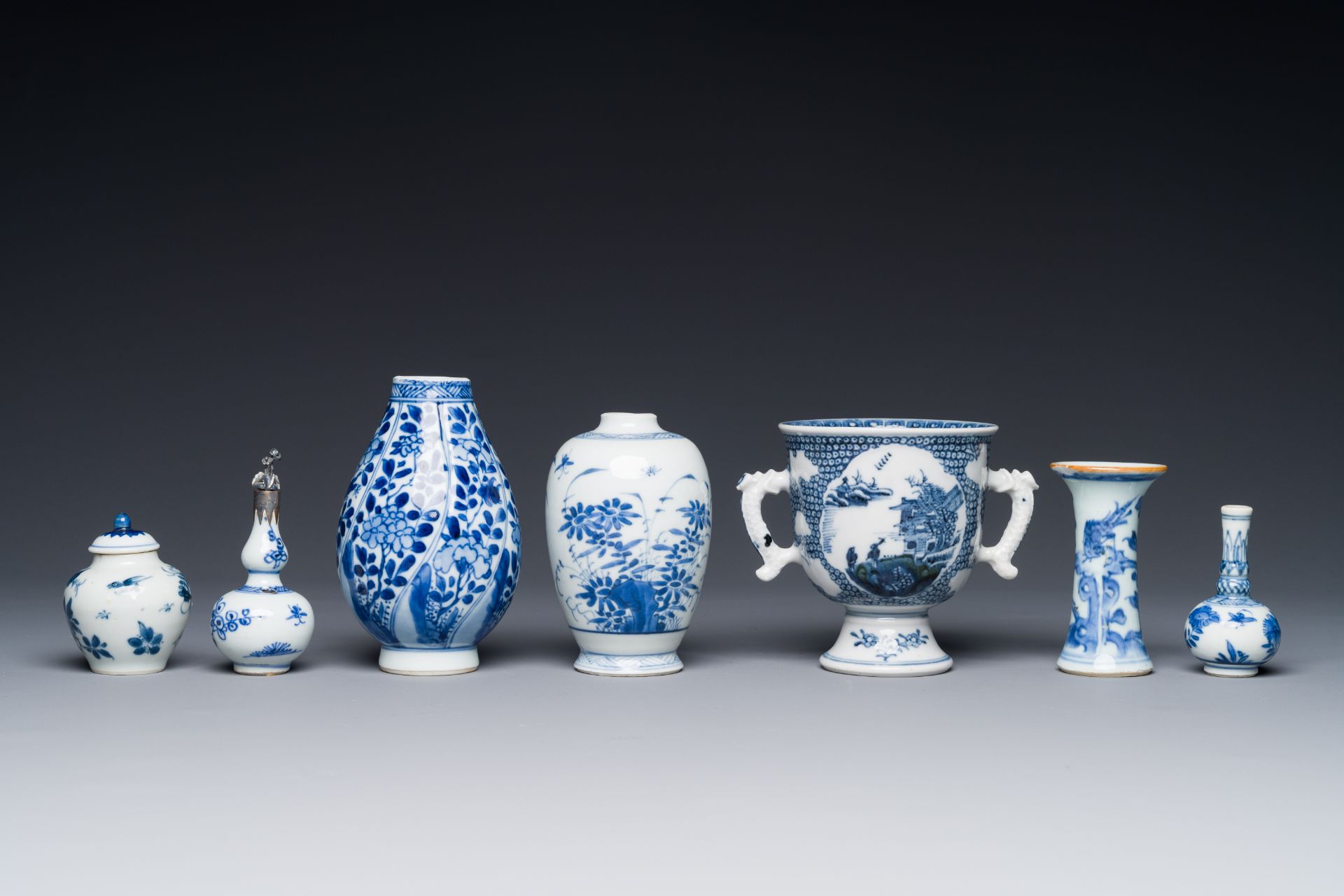 A varied collection of Chinese blue and white porcelain, Kangxi/Qianlong - Image 3 of 4