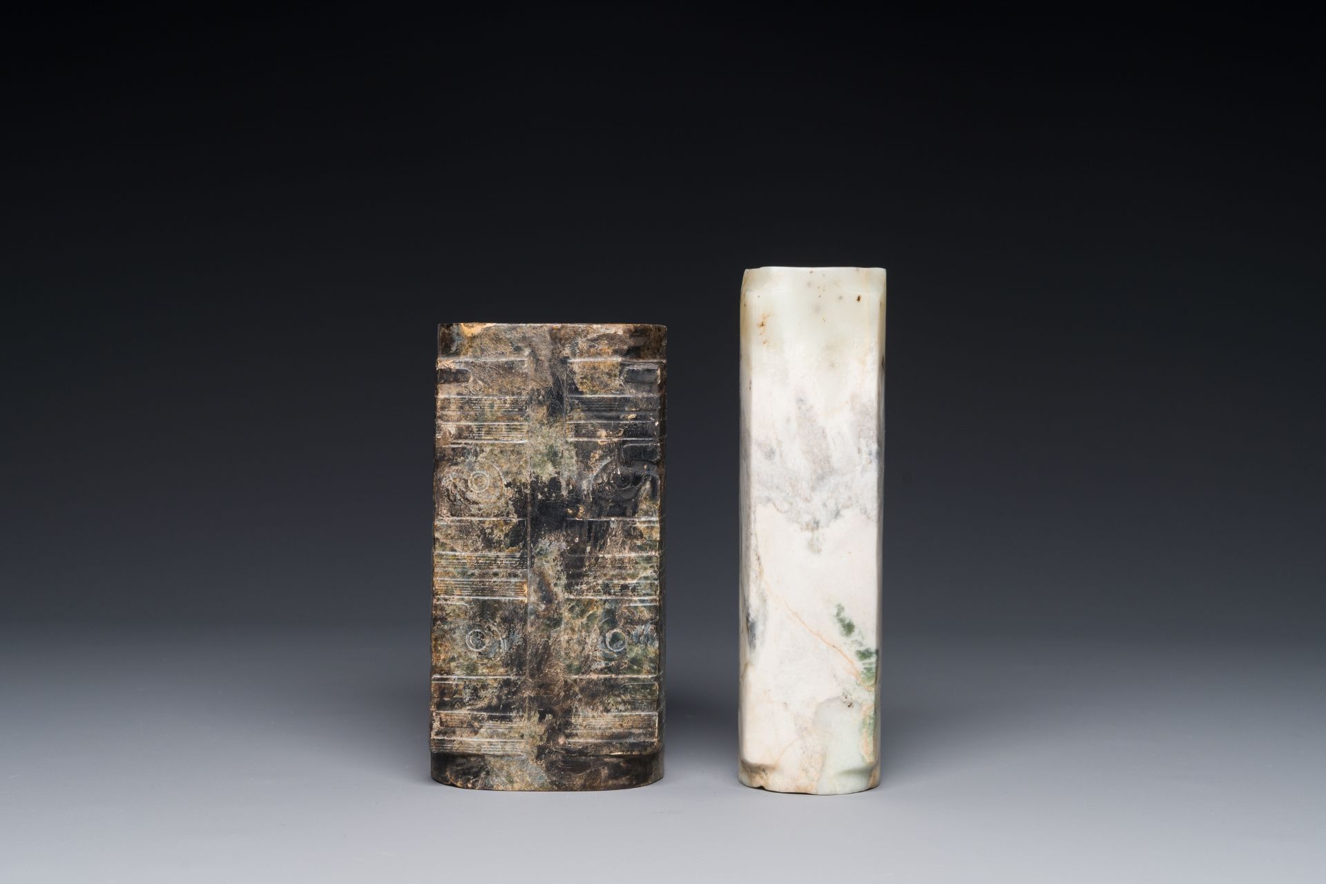 Two Chinese jade ritual 'cong' vases, 2/4th C. B.C. - Bild 3 aus 5