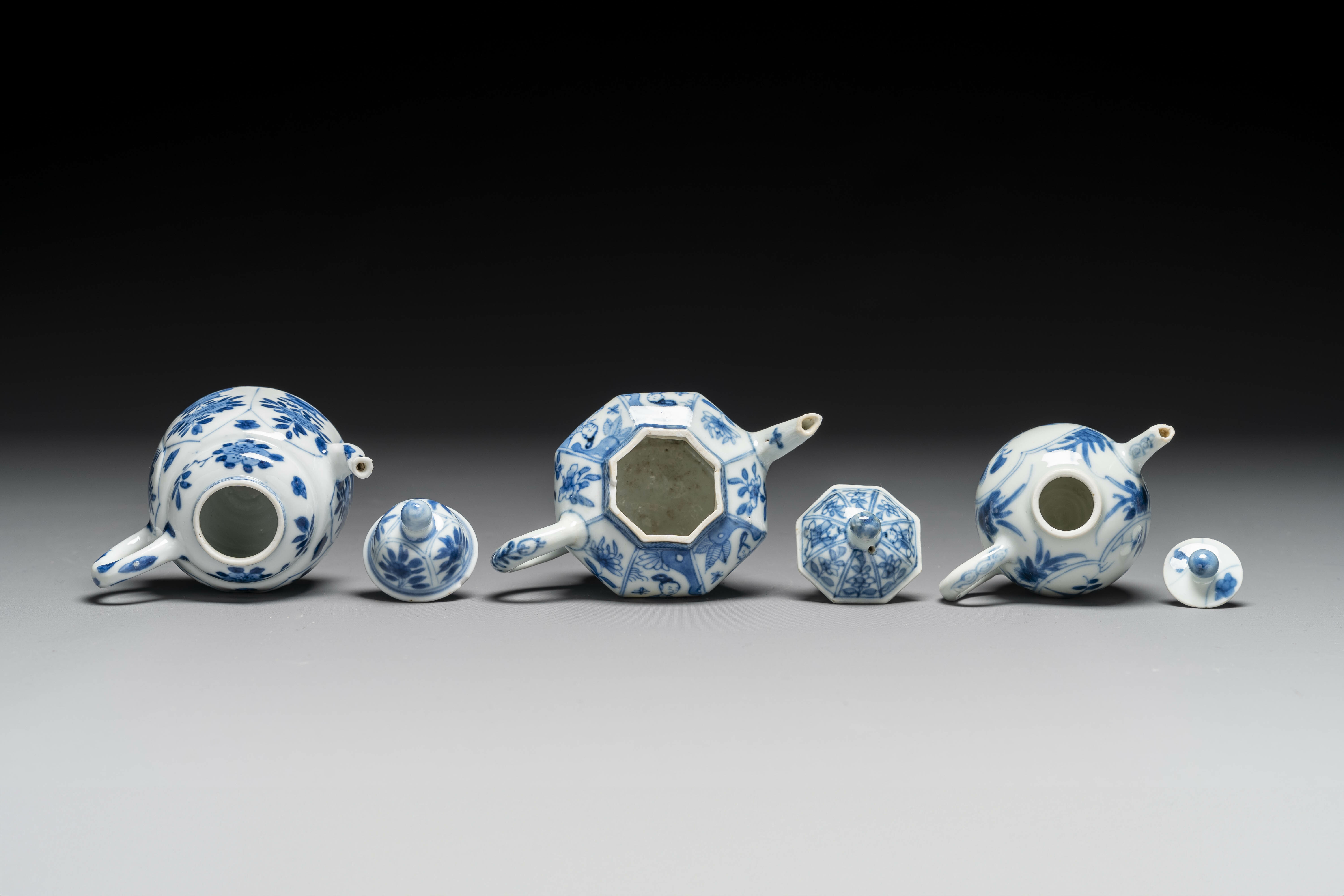 Six Chinese blue-white and Imari-style teapots, Kangxi/Yongzheng - Image 4 of 9