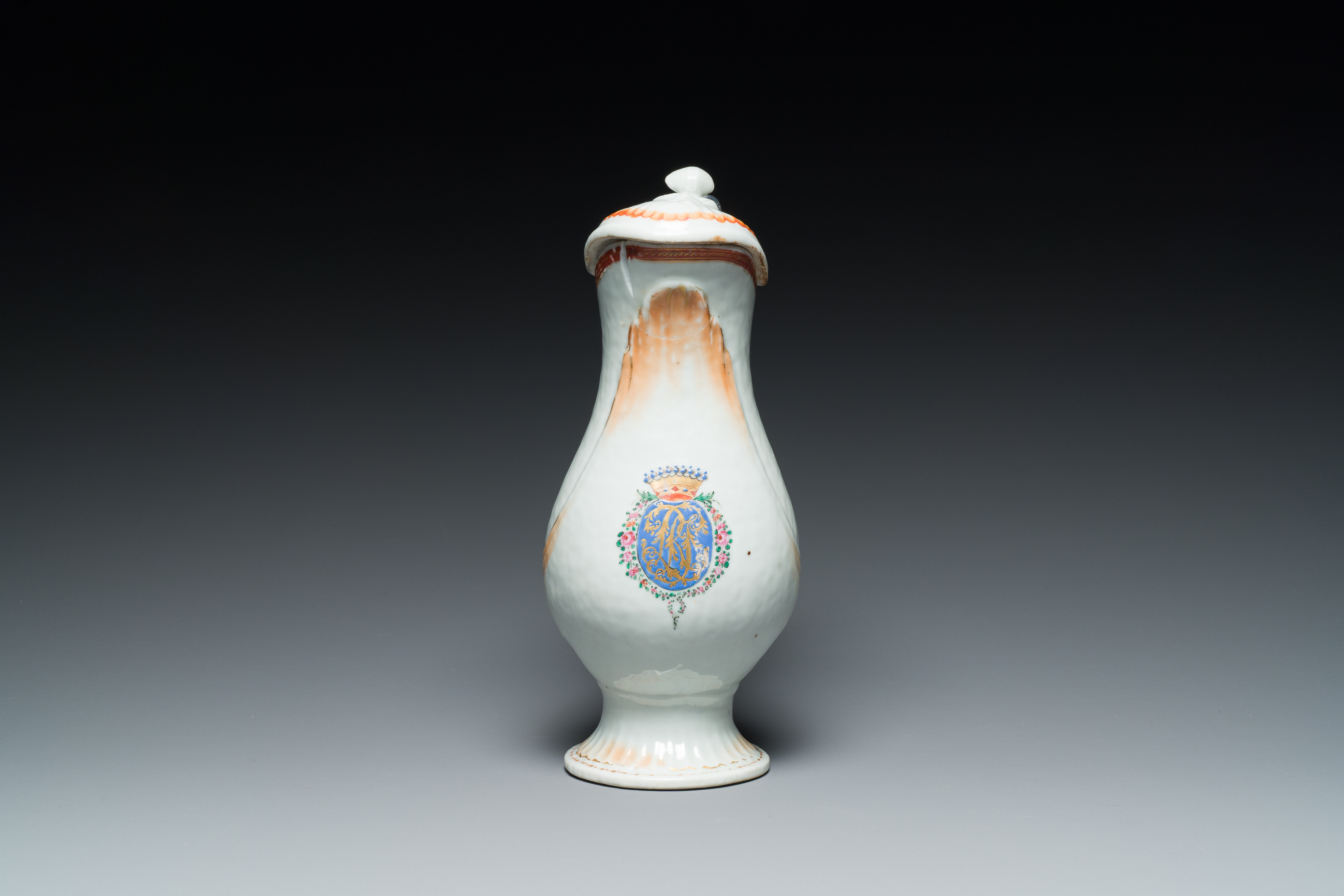 A rare Chinese export porcelain ewer and basin with crowned monogram 'RLI', Qianlong - Image 5 of 10