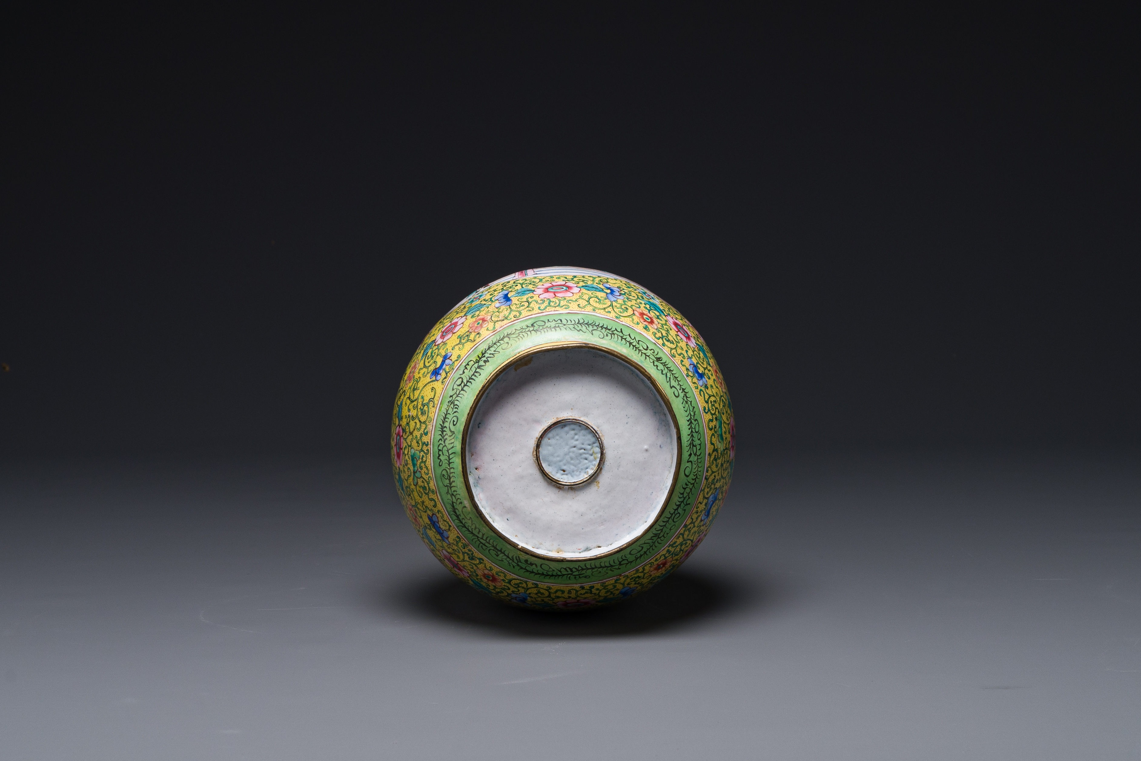 A Chinese Canton enamel yellow-ground vase, 19th C. - Image 6 of 6