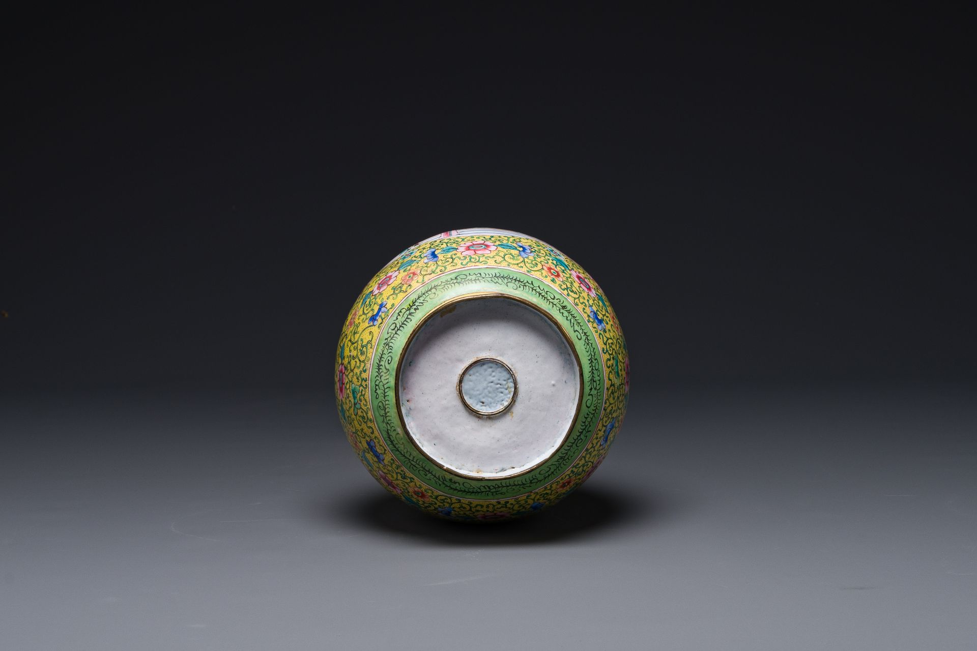 A Chinese Canton enamel yellow-ground vase, 19th C. - Image 6 of 6