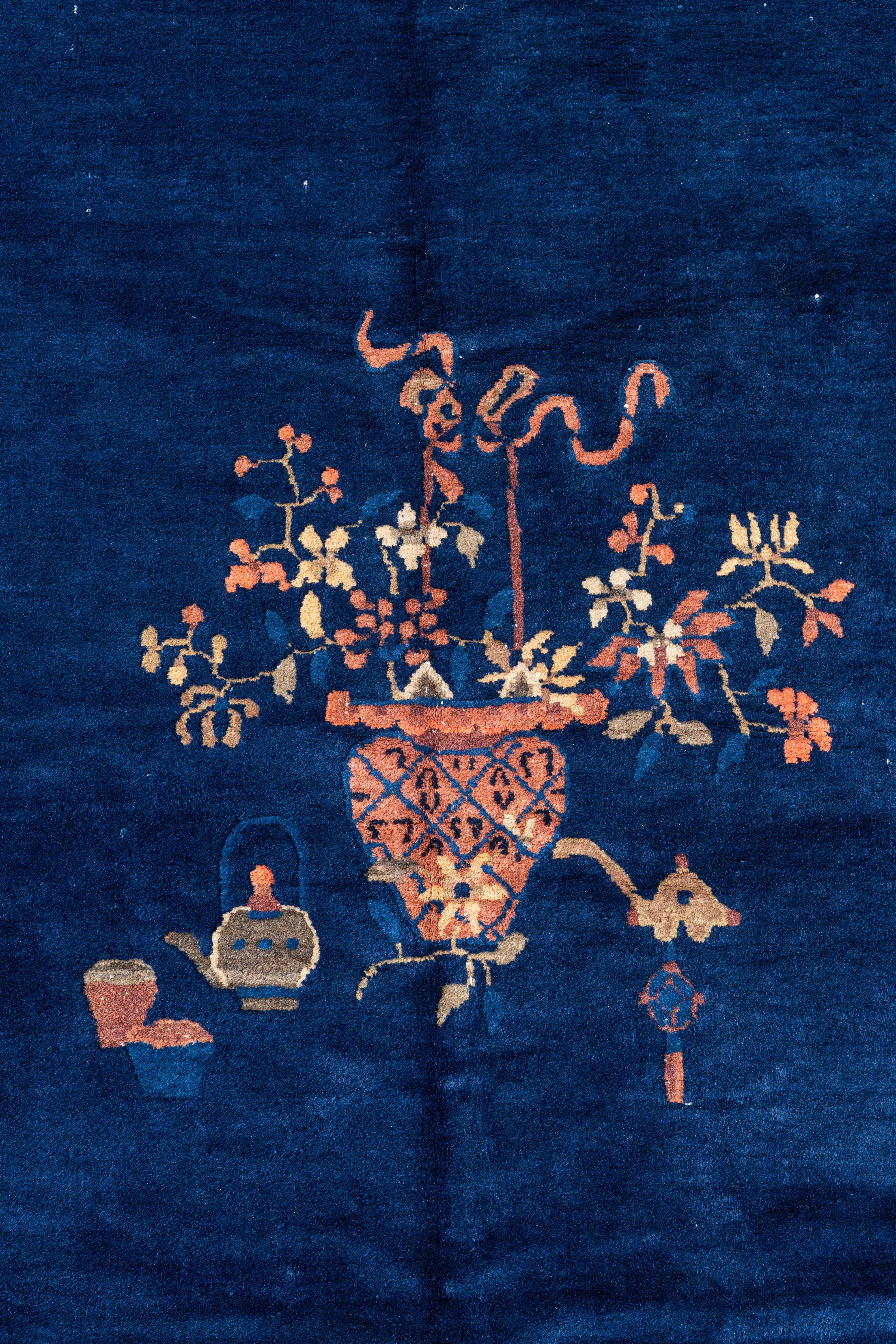 A large Chinese dark-blue-ground carpet with floral design, 19/20th century - Image 4 of 7