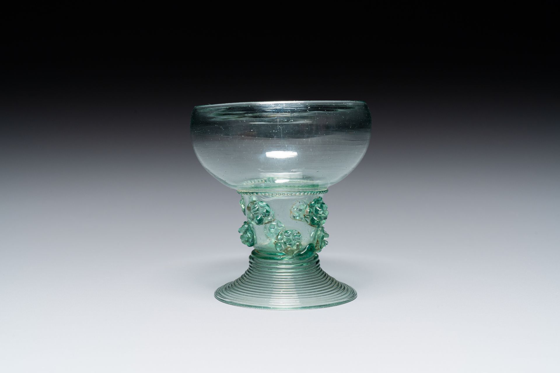A Dutch or German green glass rummer, 2nd quarter of the 17th C. - Image 5 of 7