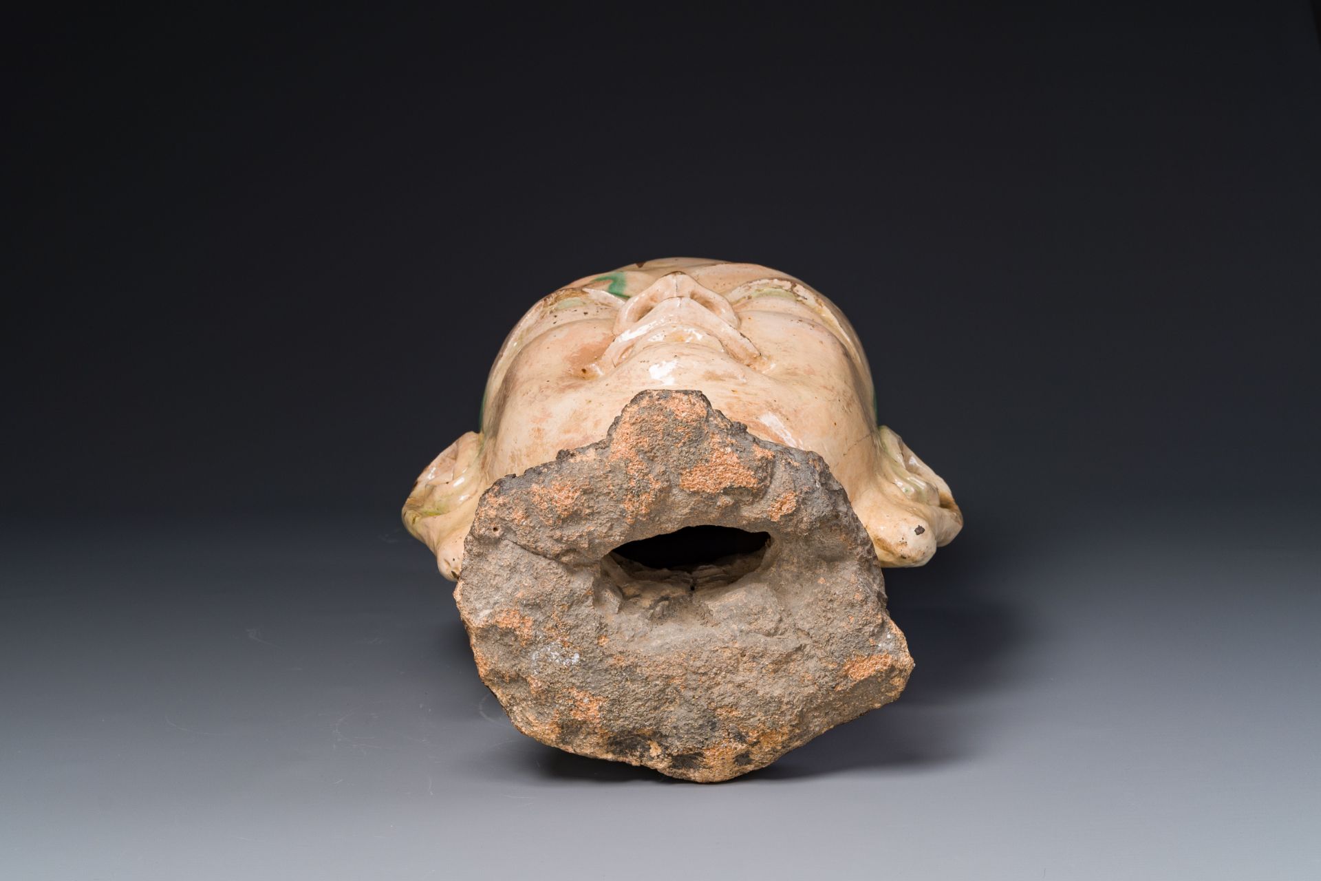 An imposing Chinese sancai glazed stoneware head of a monk, Yuan/Ming - Image 7 of 7