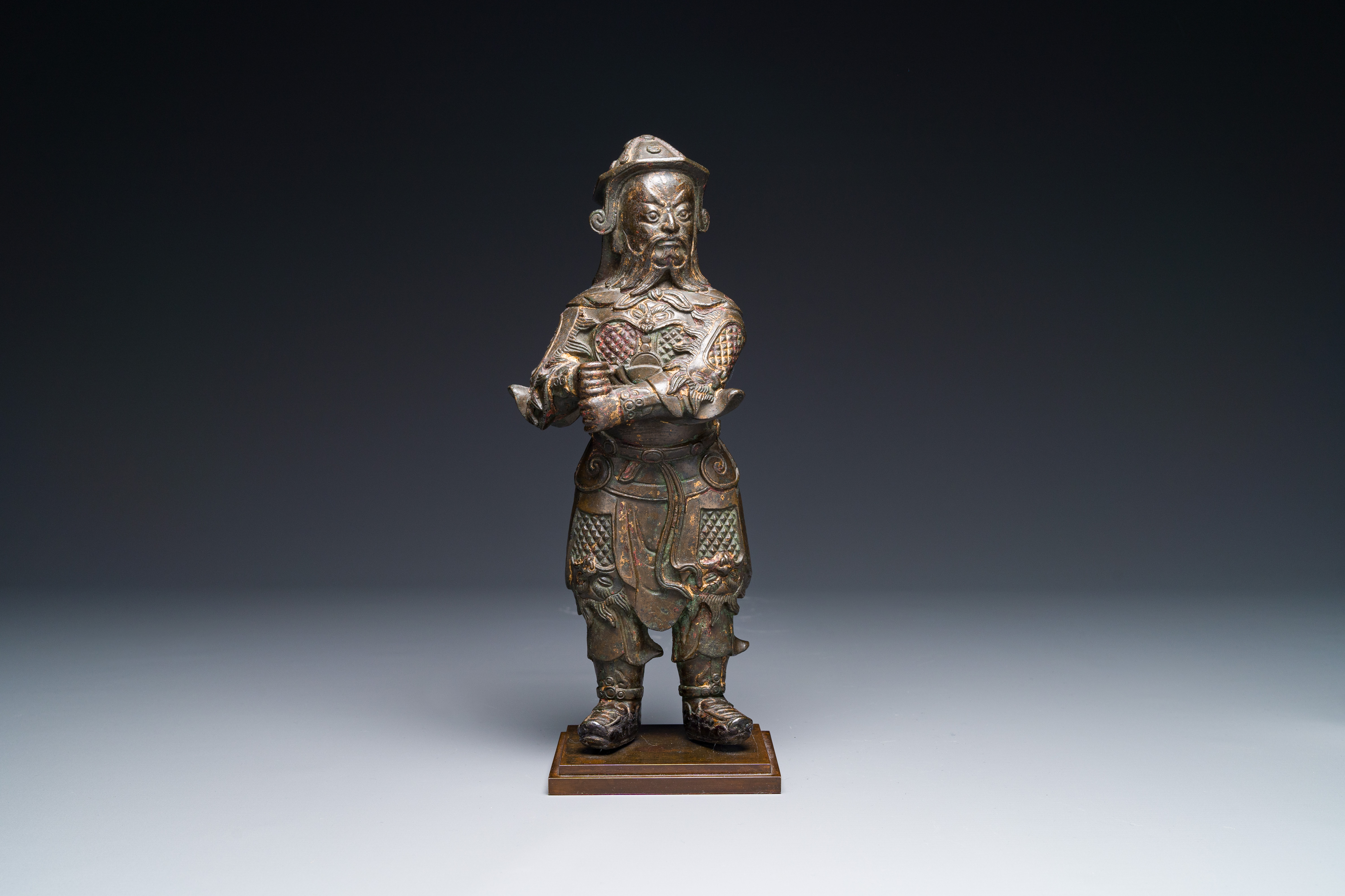 A fine Chinese gilt bronze figure of Zhou Cang å‘¨å€‰, Ming - Image 2 of 9
