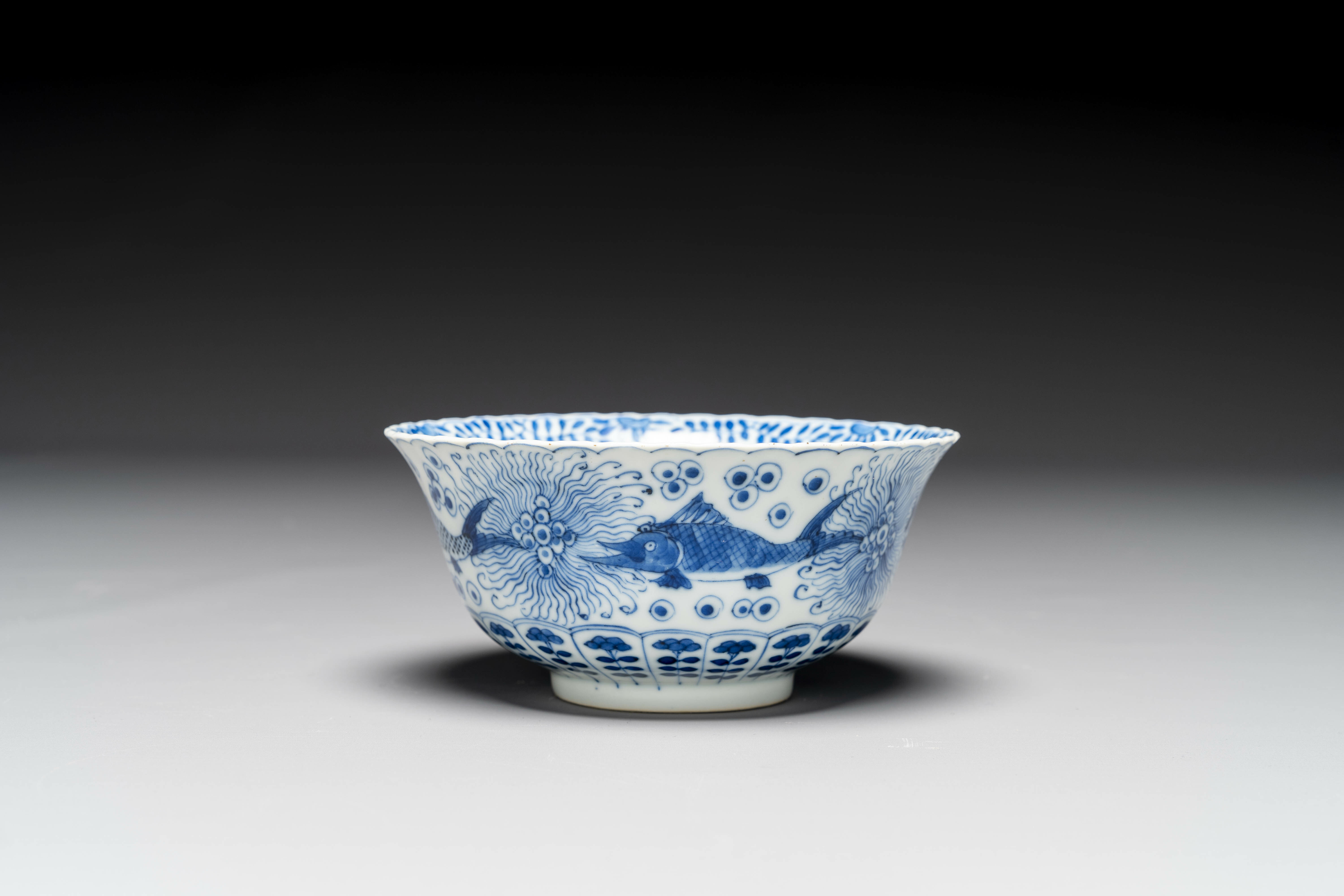 A group of six pieces of Chinese blue and white porcelain, 18/19th century - Image 7 of 17