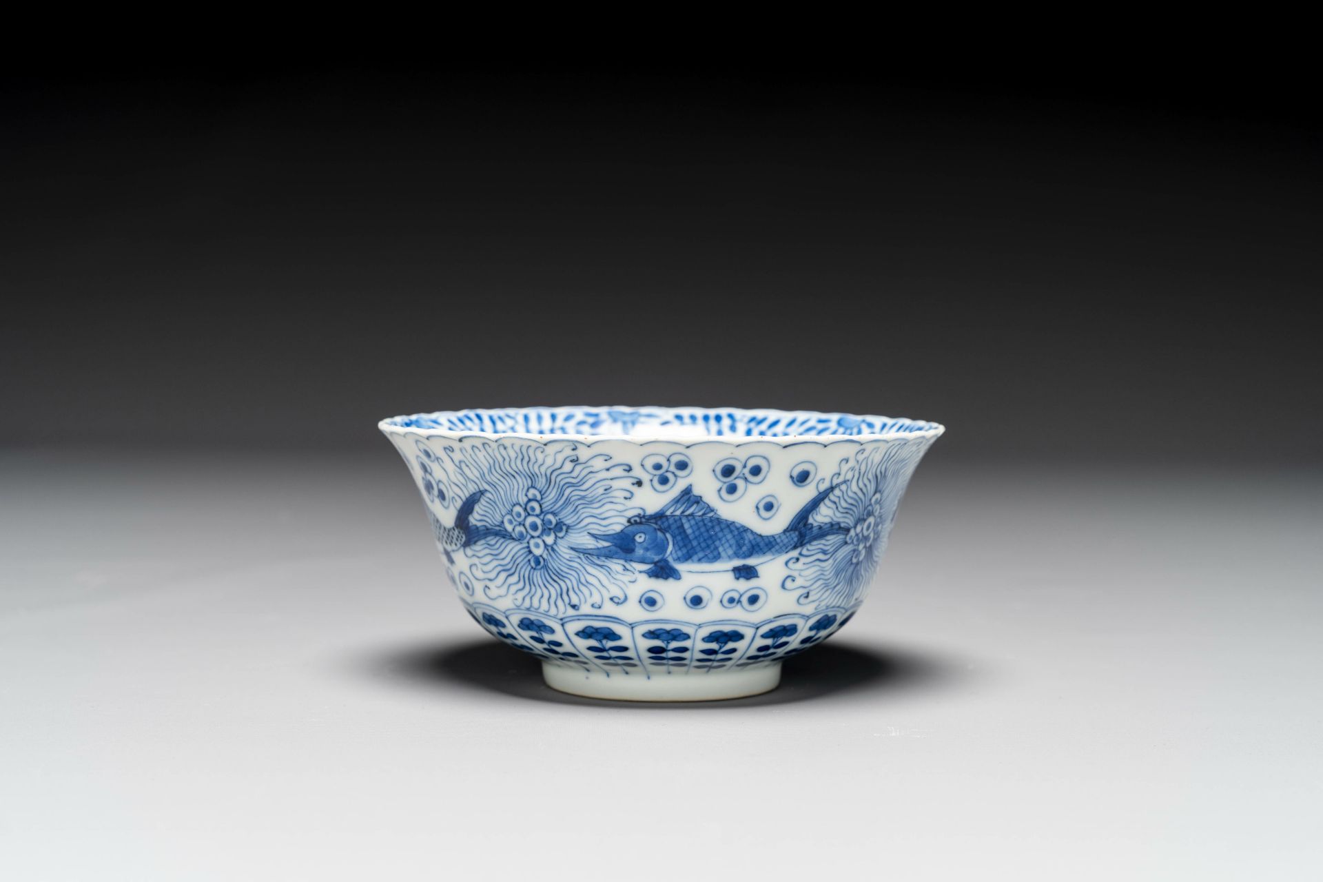 A group of six pieces of Chinese blue and white porcelain, 18/19th century - Image 7 of 17