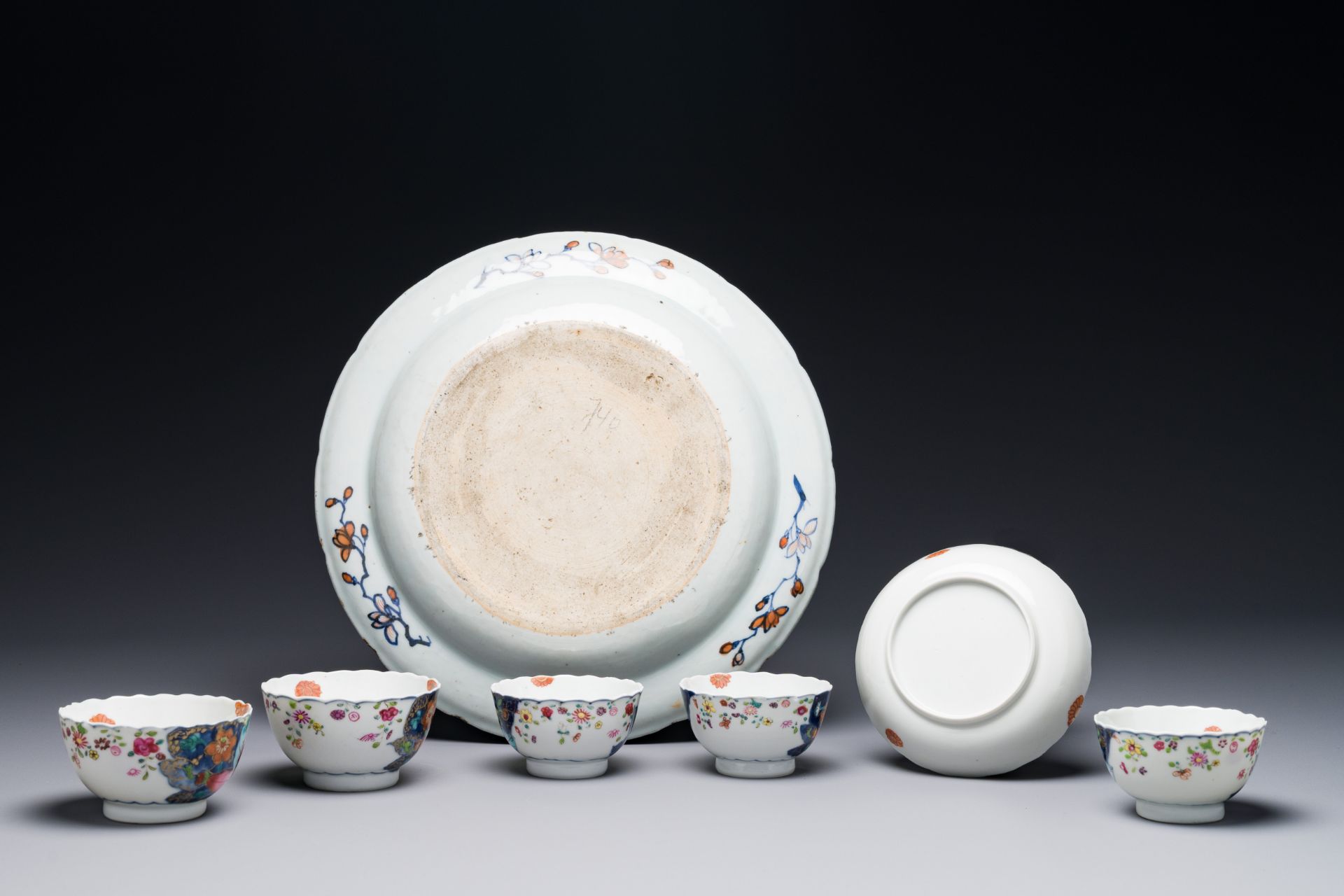 A collection of seven pieces of Chinese famille rose 'tobacco leaf' wares, Qianlong - Image 2 of 7