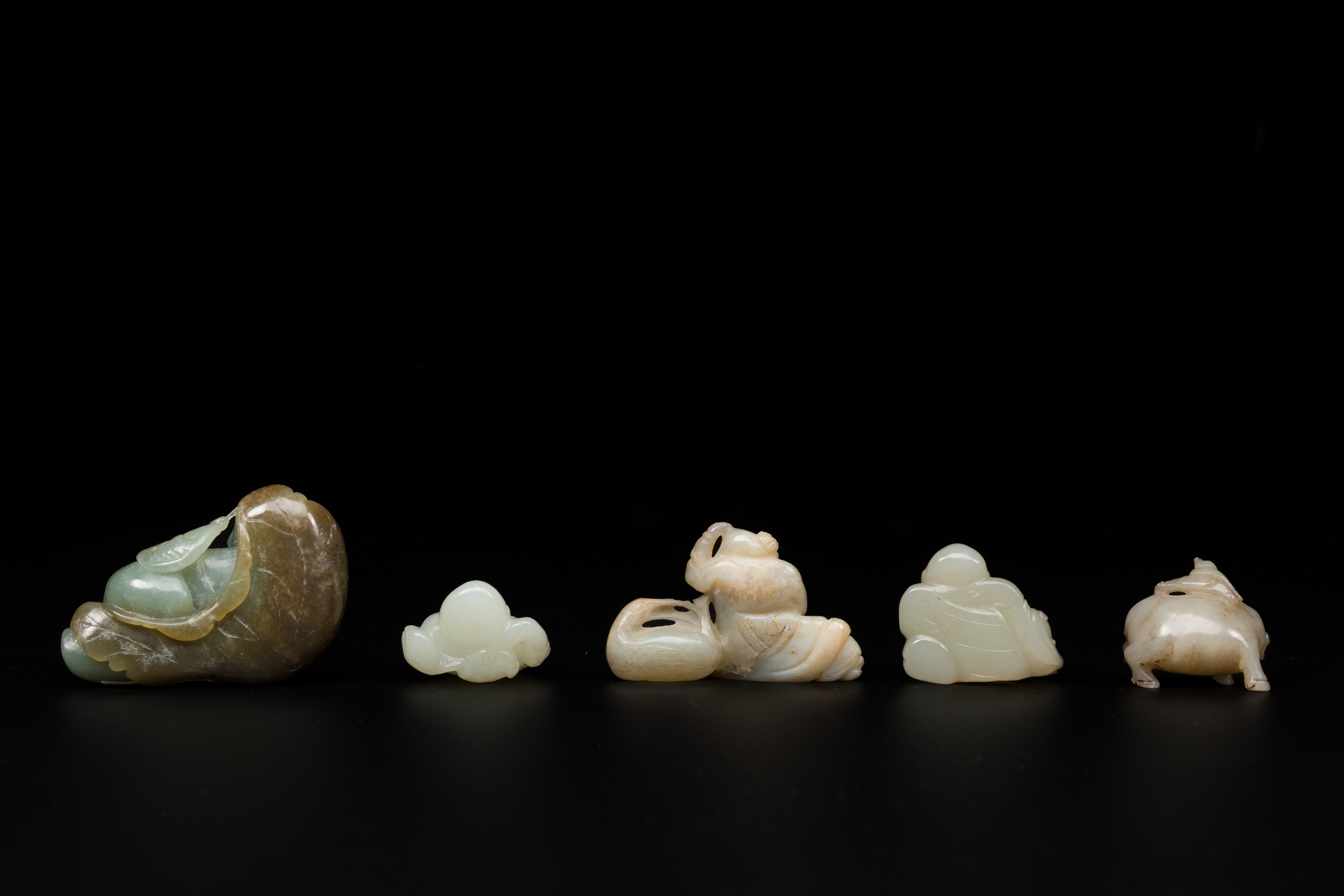 Five Chinese white and celadon jade sculptures of boys and Buddha, 18/19th C. - Image 2 of 4