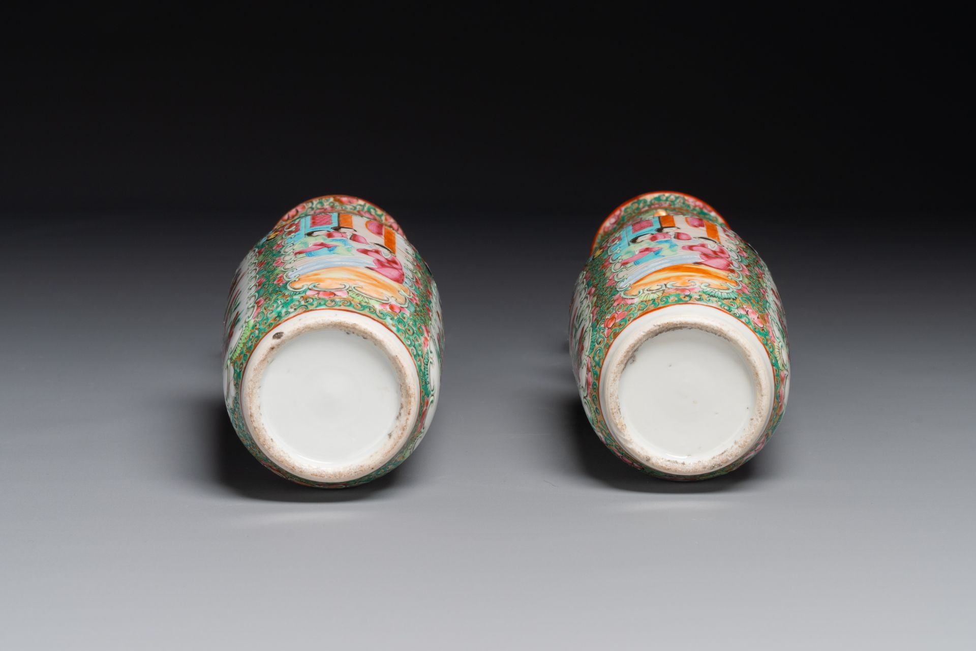 A Chinese Canton famille rose basin and a pair of vases vases with narrative design, 19th C. - Image 4 of 4