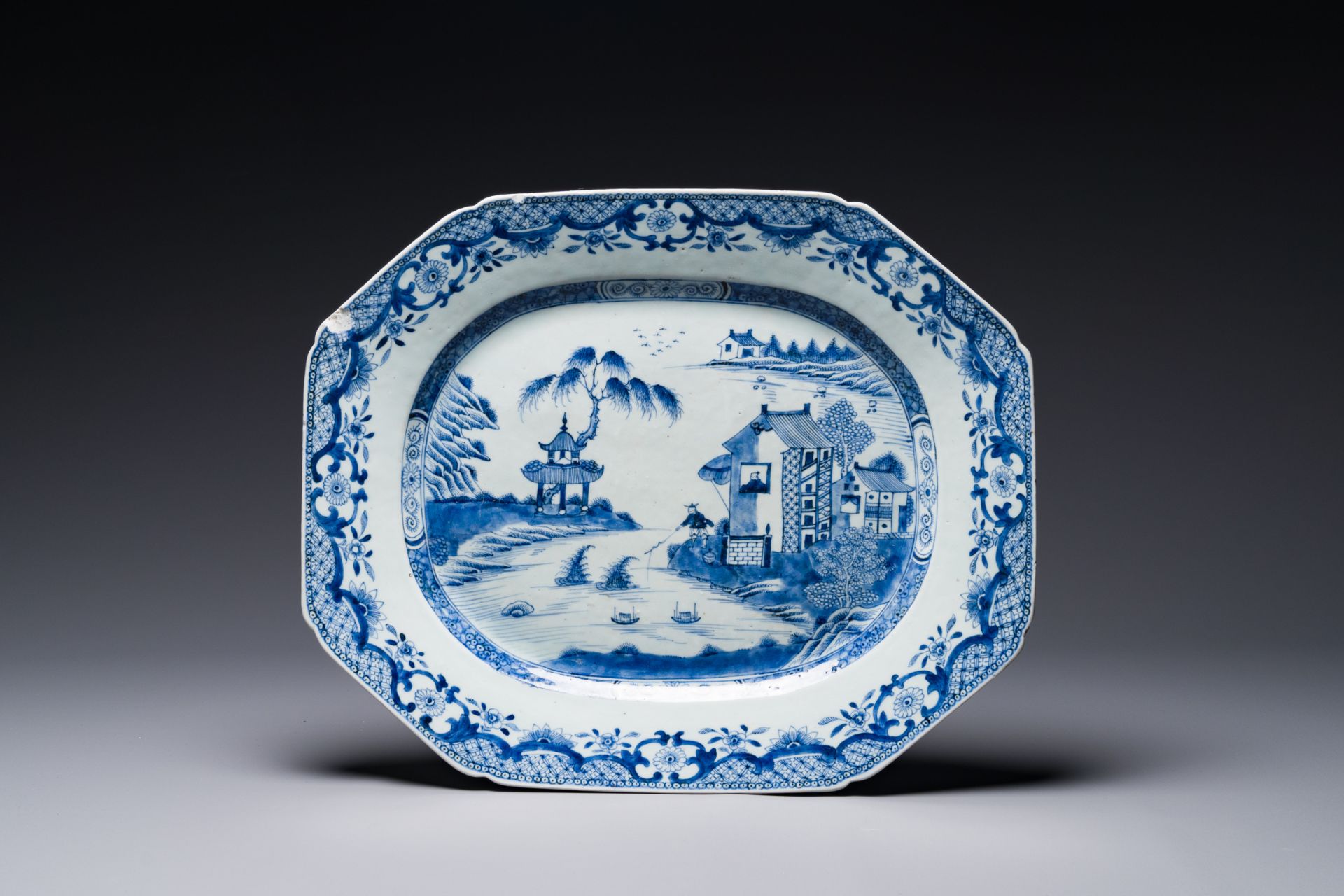 A Chinese blue and white covered tureen, a dish and four plates, Qianlong - Image 6 of 7