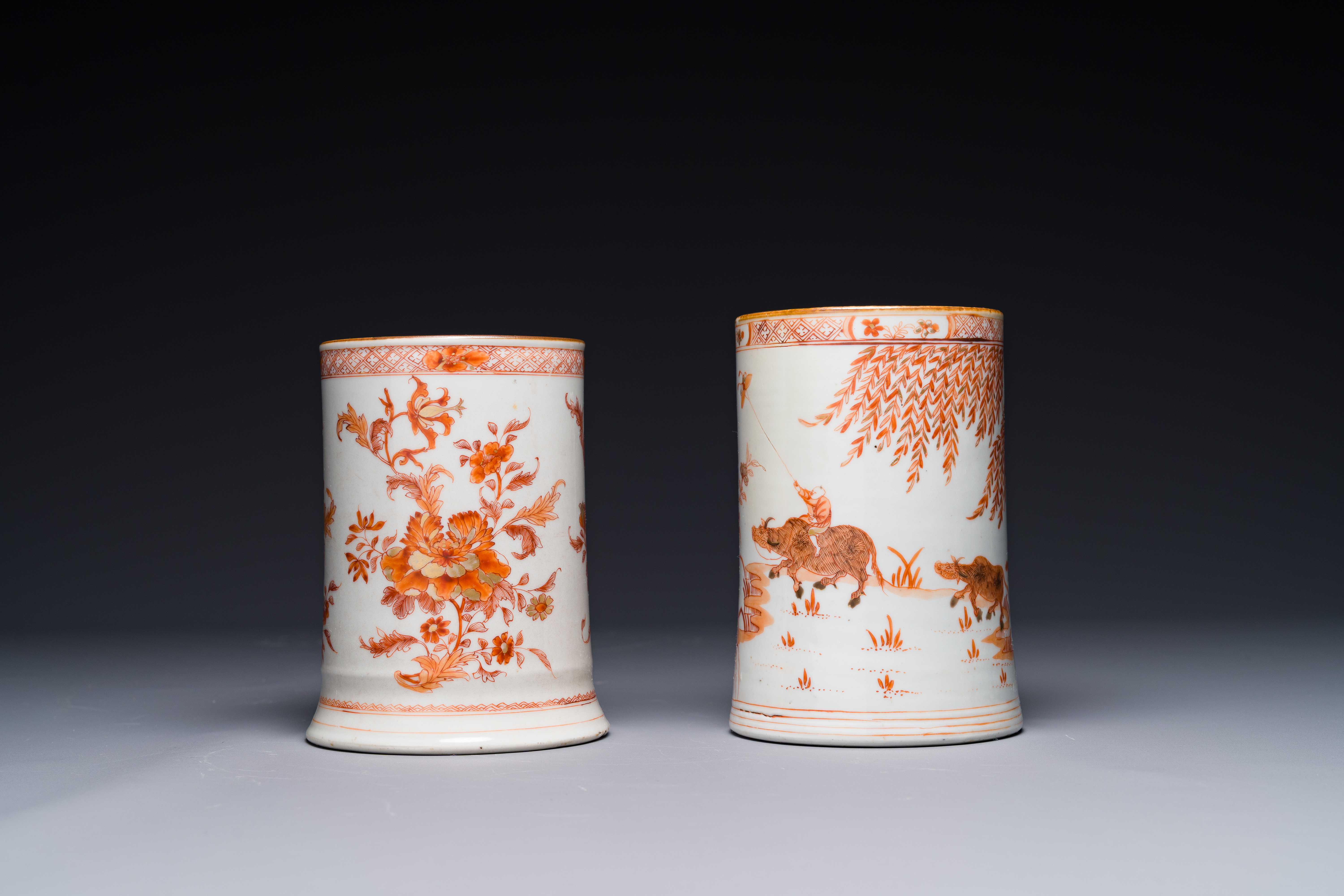 Two Chinese iron-red-decorated and gilded mugs, Yongzheng/Qianlong - Image 2 of 4