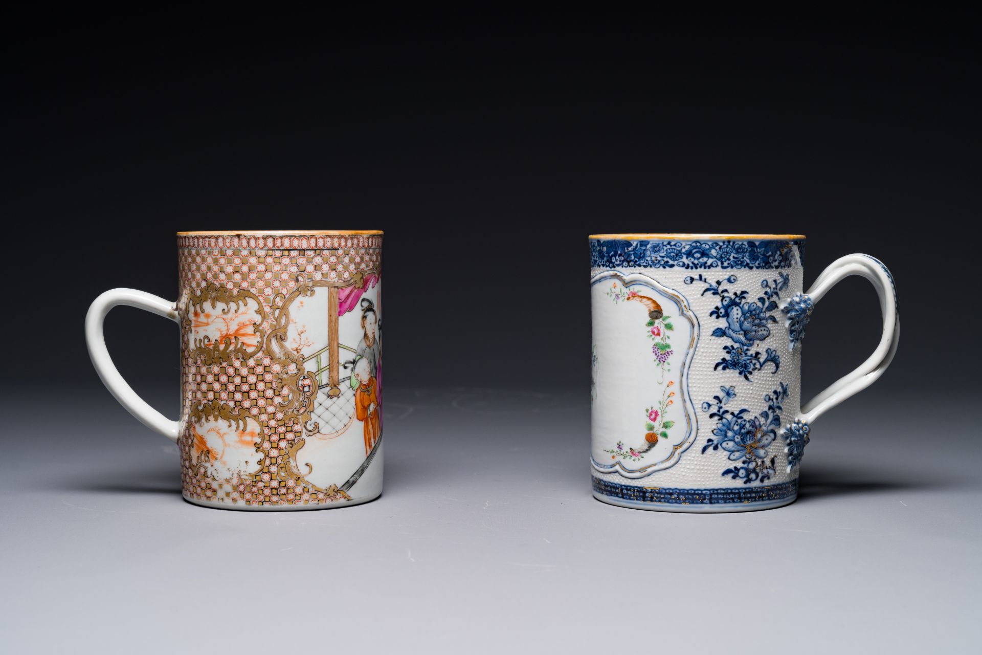 Two Chinese famille rose mugs with figurative and floral decor, Qianlong - Bild 3 aus 5