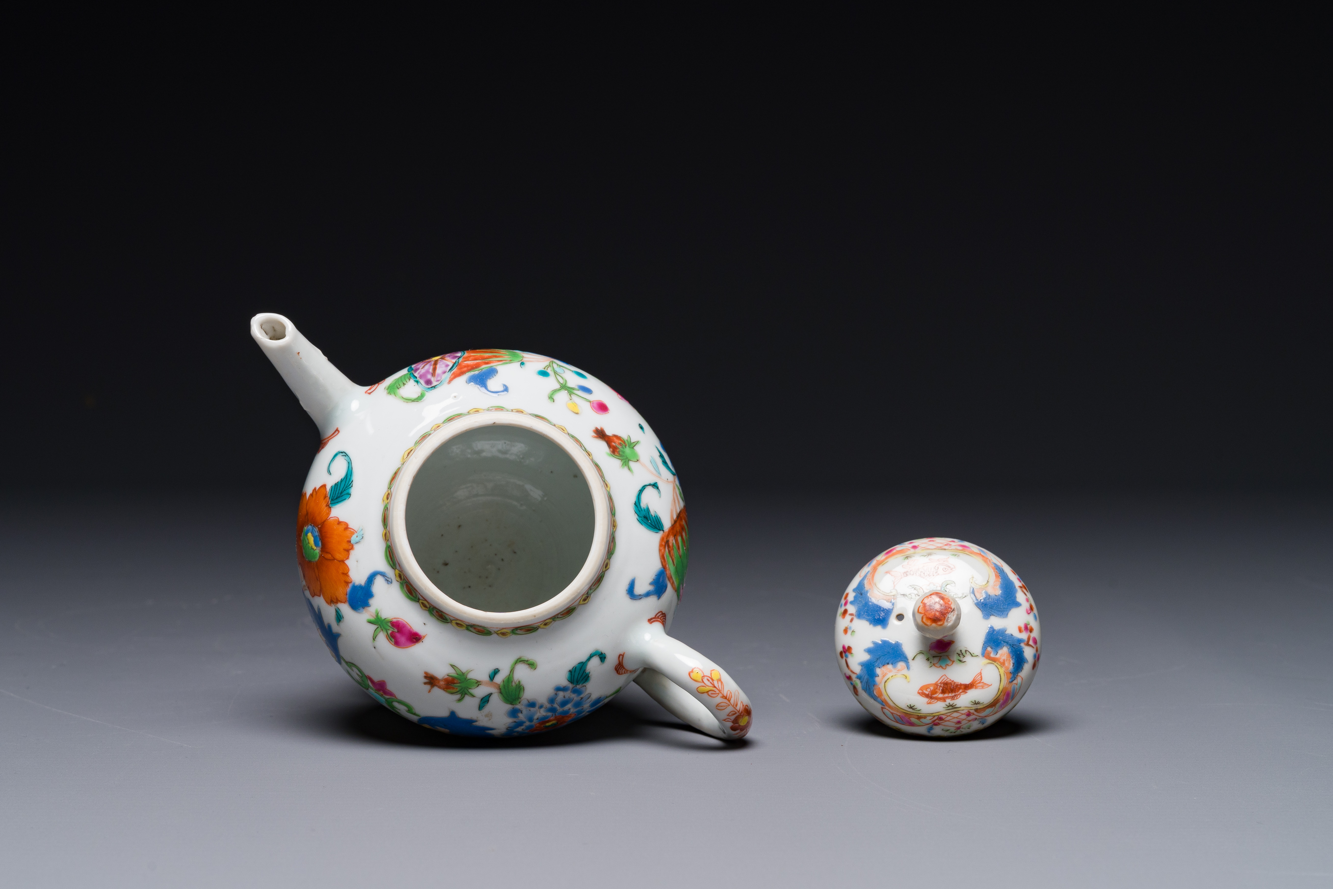 A Chinese famille rose 'Pompadour' teapot and cover, Qianlong - Image 5 of 6