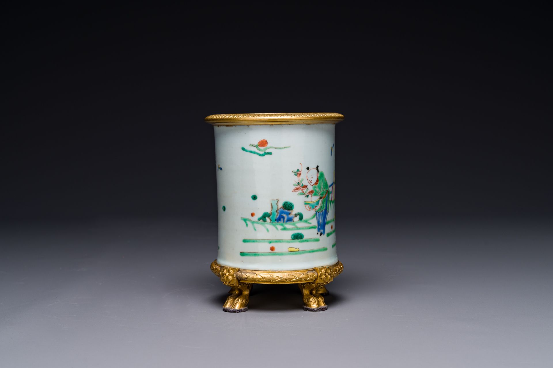 A Chinese famille rose 'Tao Yuanming é™¶æ·µæ˜Ž' brush pot with gilt bronze mounts, Yongzheng - Image 4 of 6