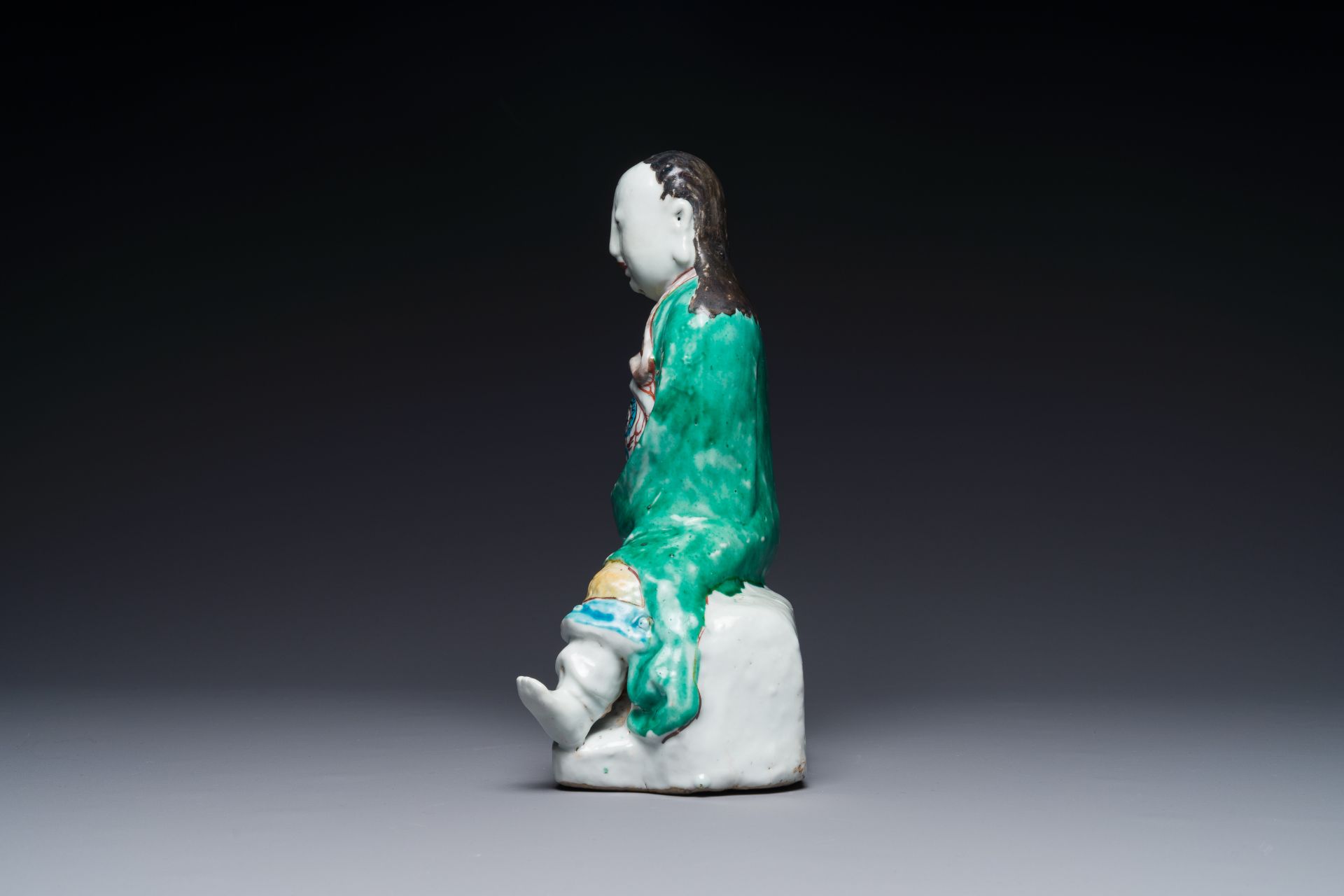 A Chinese wucai figure of Zhen Wu, Ming - Image 3 of 7