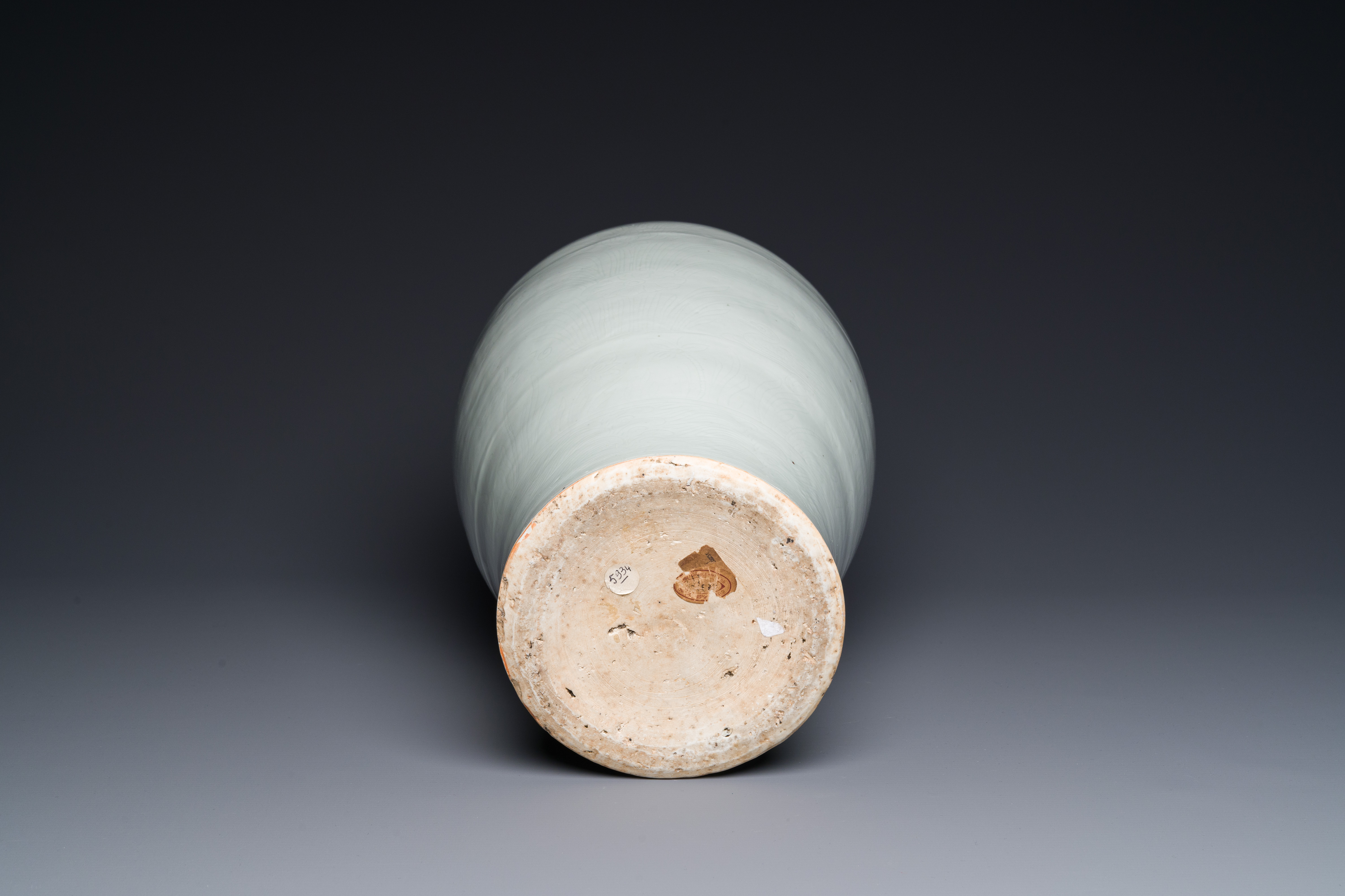 A large Chinese tianbai-type 'meiping' vase with floral anhua design, Ming, 15th C. - Image 6 of 7